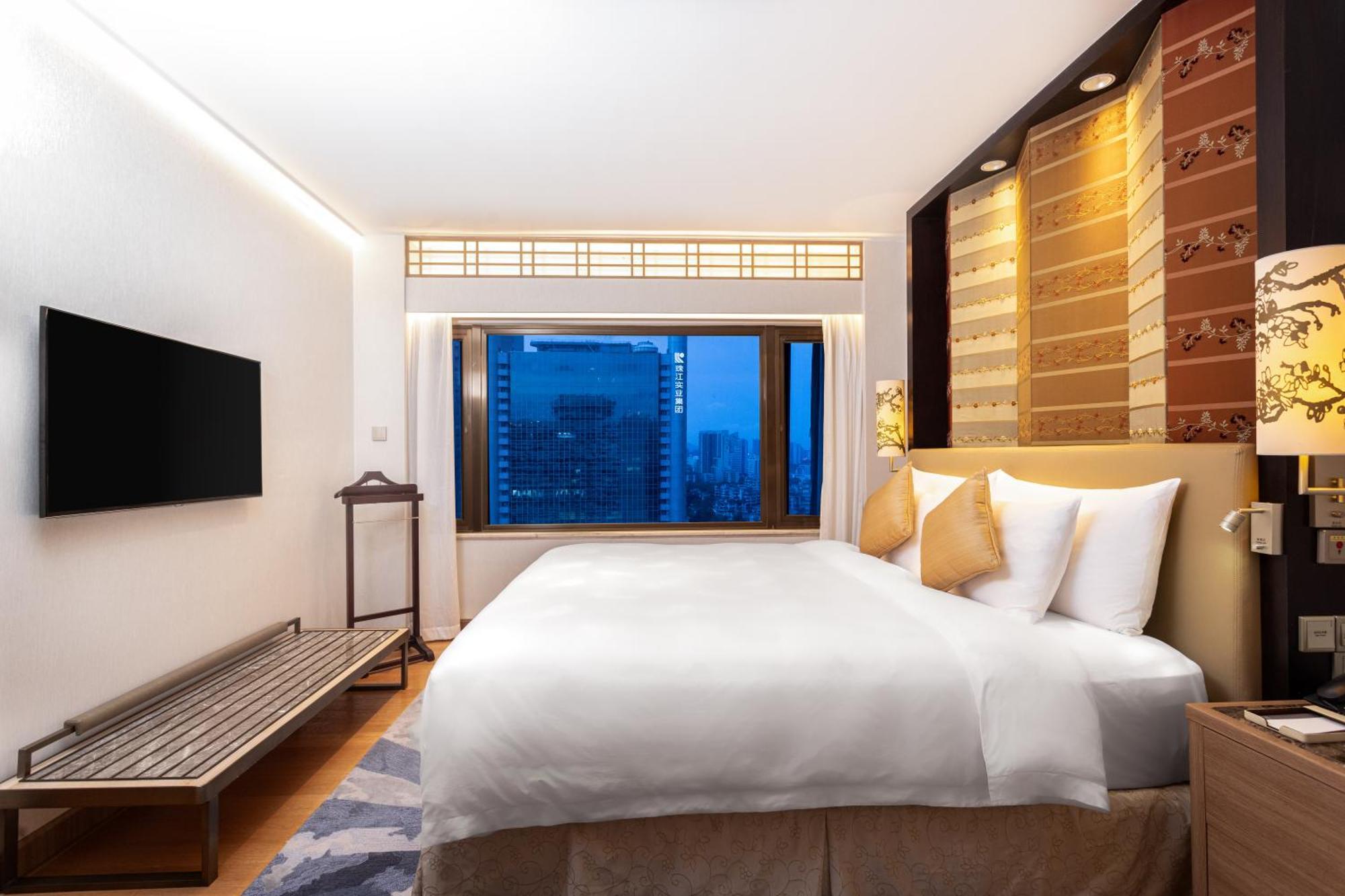 Garden Executive Suite with King Bed