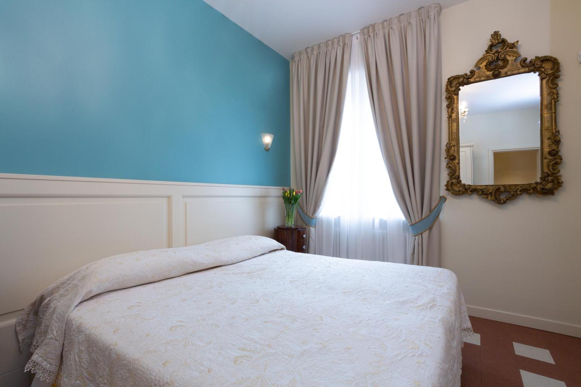 Double or Twin Room Garden View