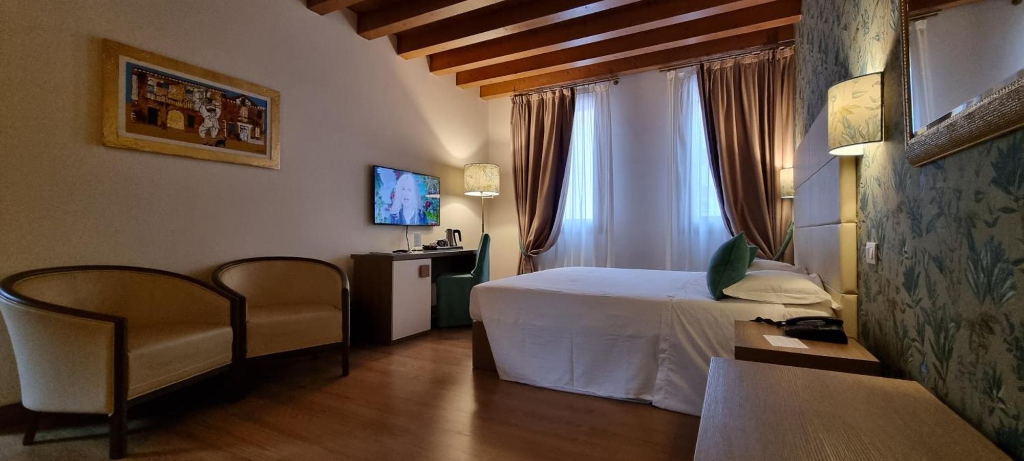 Superior Junior Suite