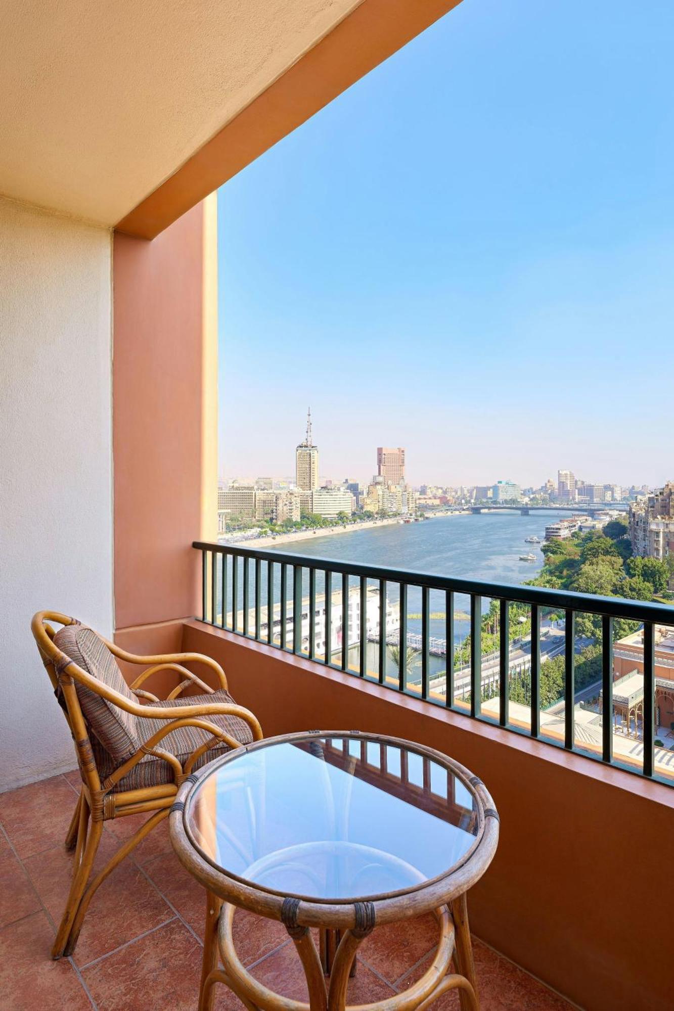 Diplomatic Suite 1 King Balcony