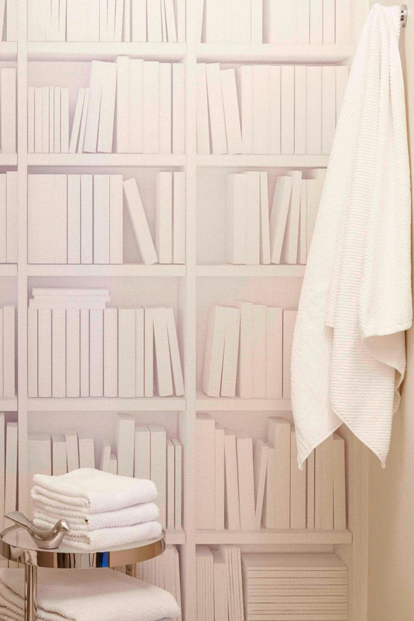 King Room with Balcony and Runway View,1632242865:JPEG