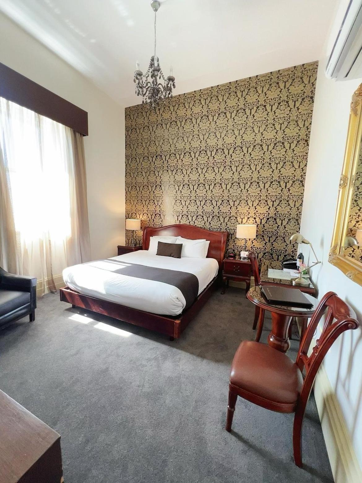 King Room - Non-Smoking