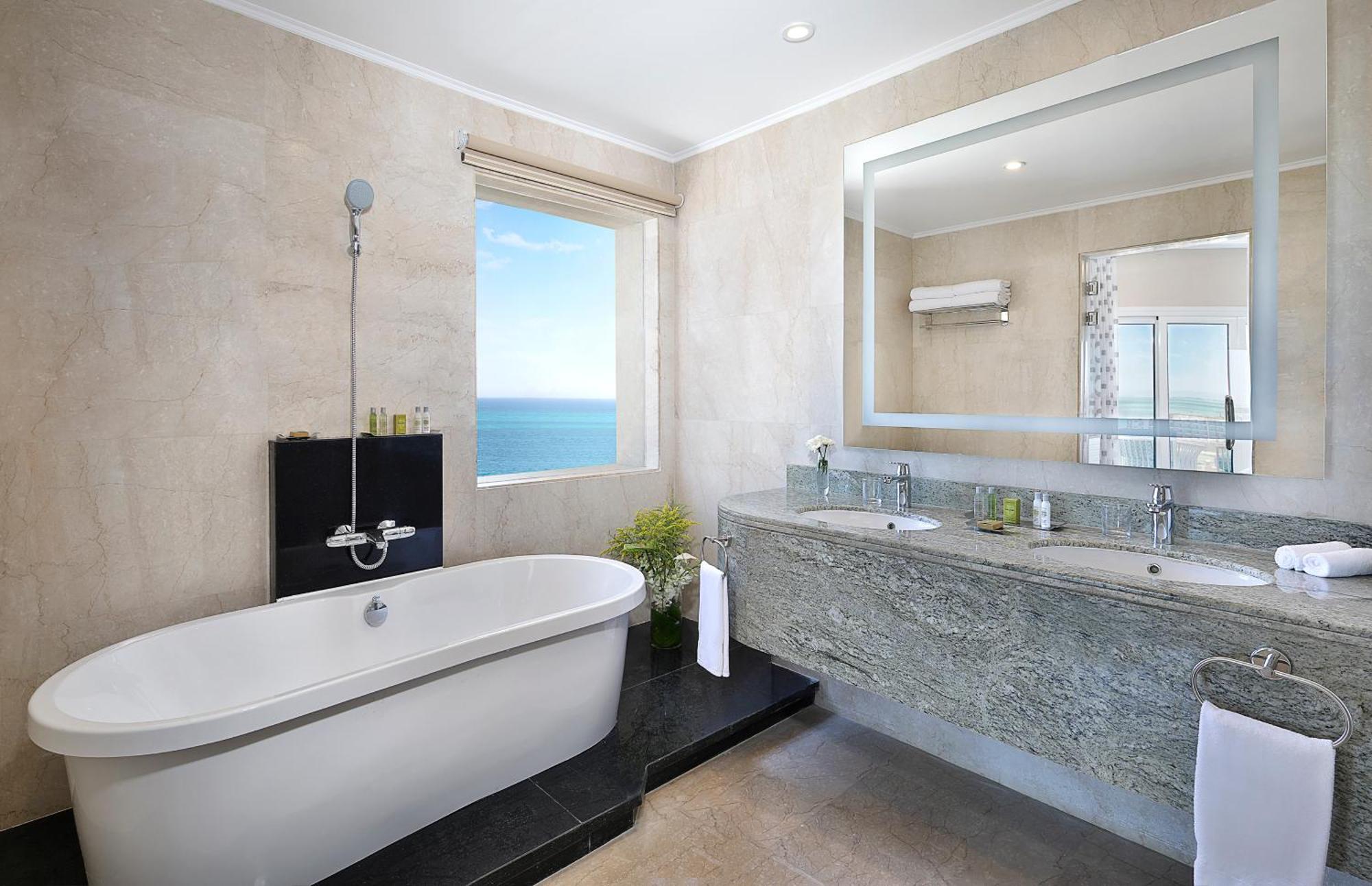 Suite met Kingsize Bed en Uitzicht op Zee - Plaza