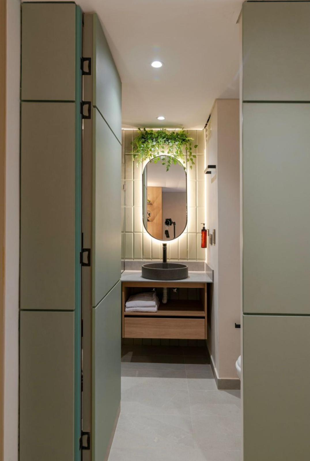 Two-Bedroom Deluxe Apartment with Balcony