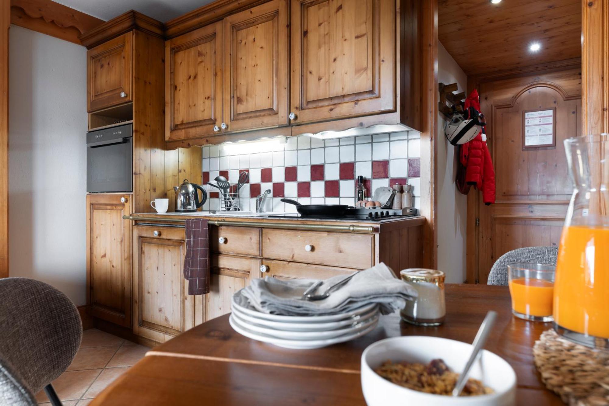 Superior One-Bedroom Apartment (3 people)