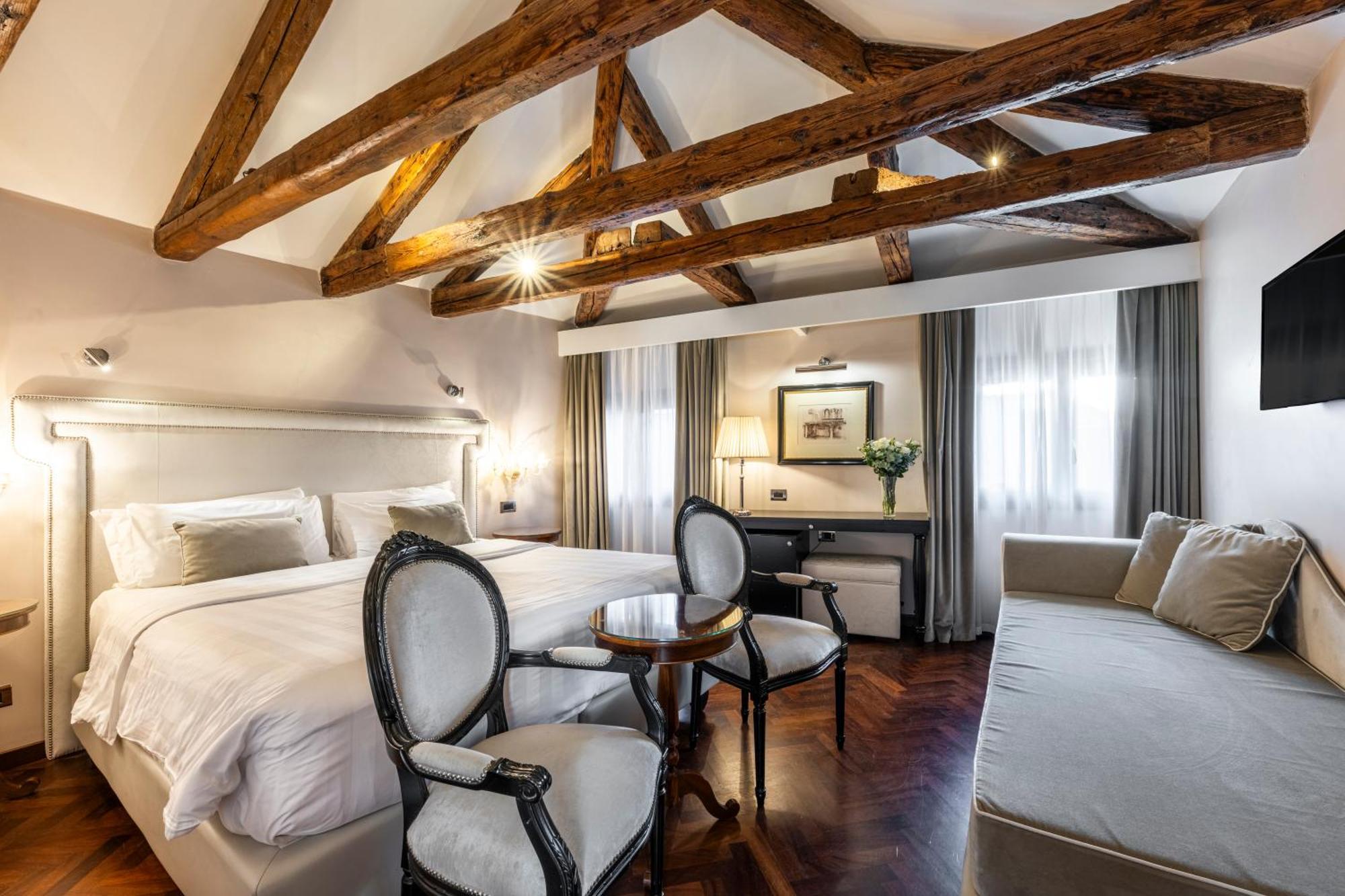 Junior Suite con Vista Canale