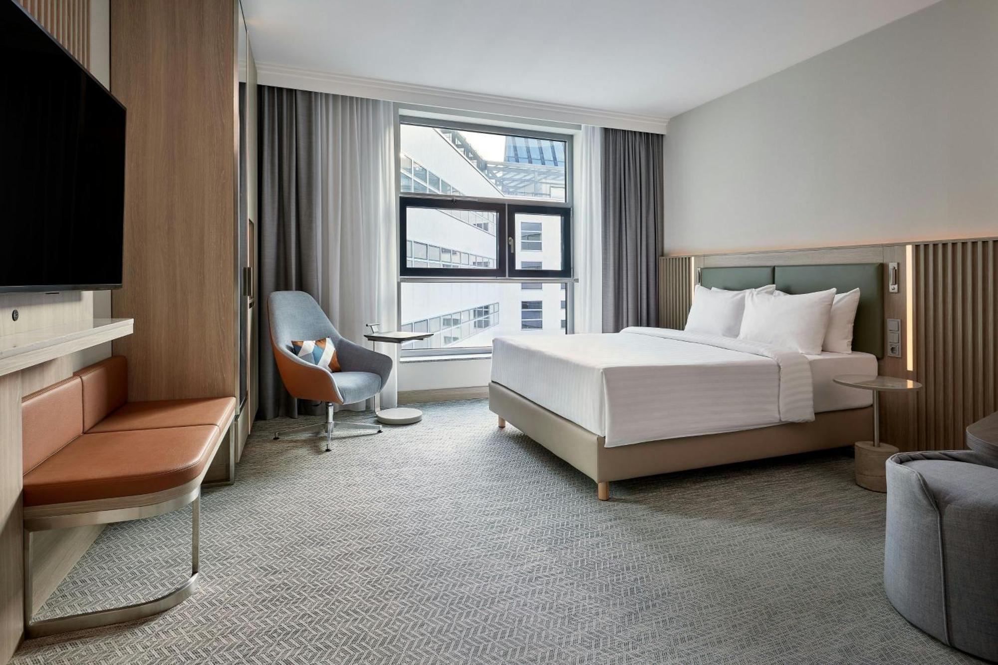 Deluxe Queen Room