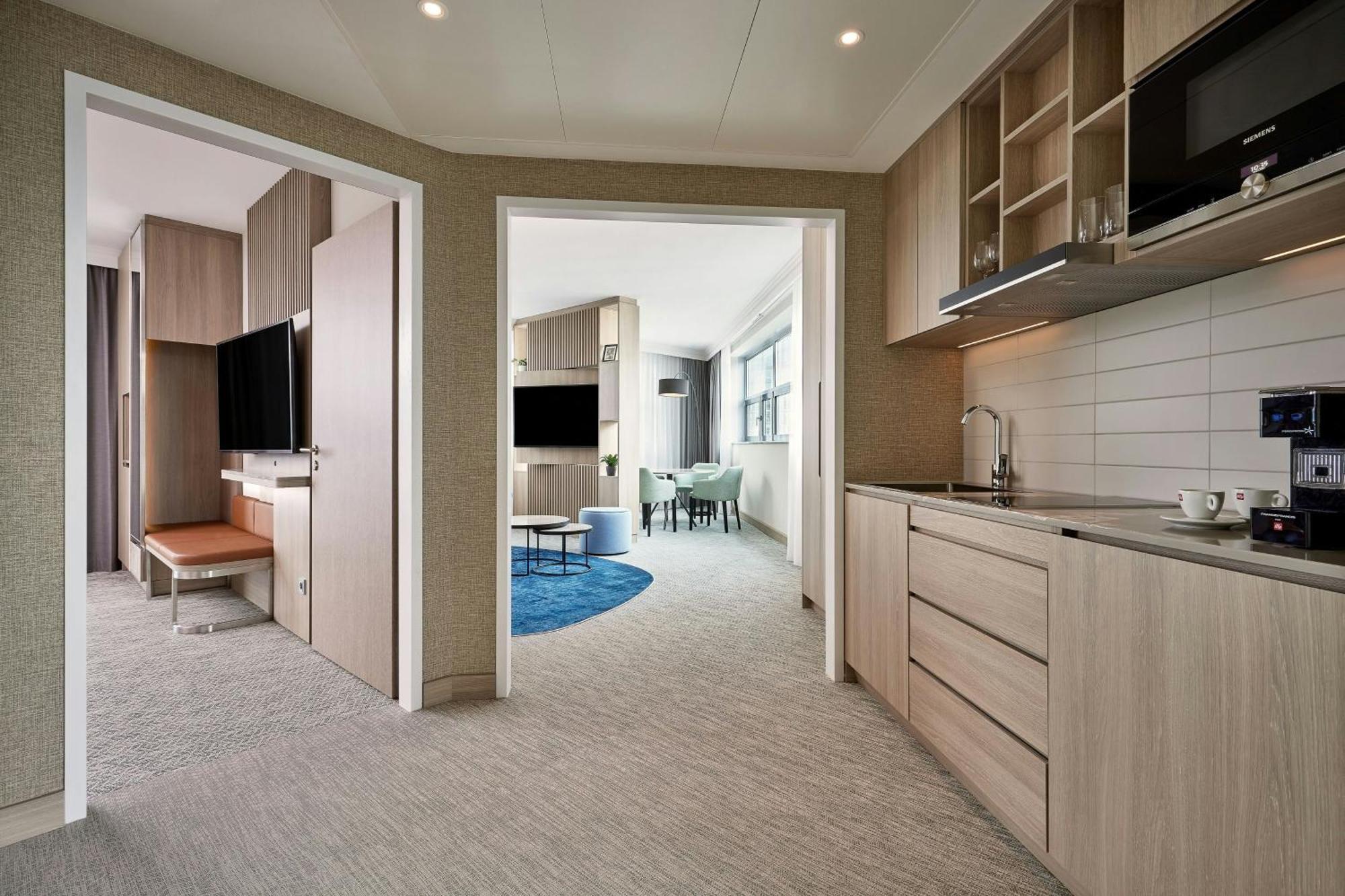 One-Bedroom Apartment King Sofa Bed