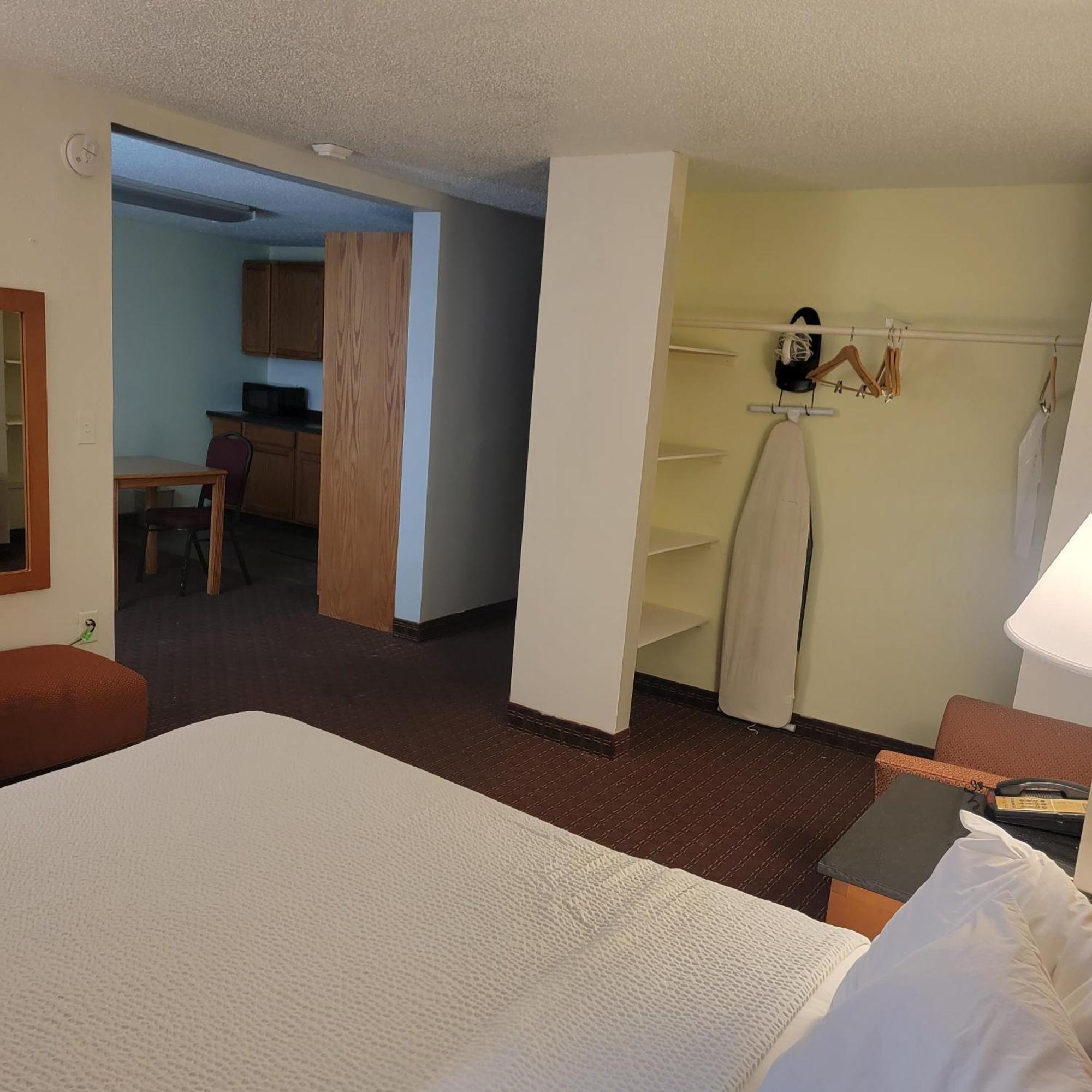 Two-Bedroom Suite Two Double Beds Kitchenette Non-Smoking,1649915142:JPEG