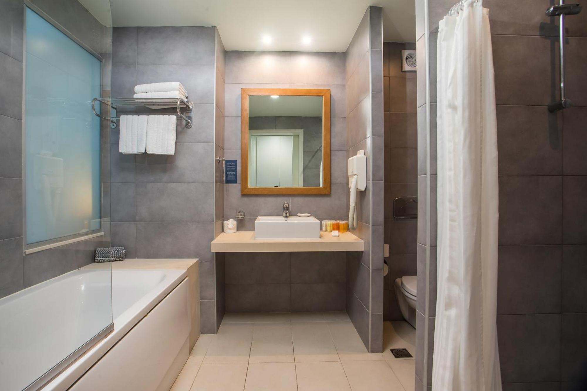 Suite Junior con vistas a la piscina