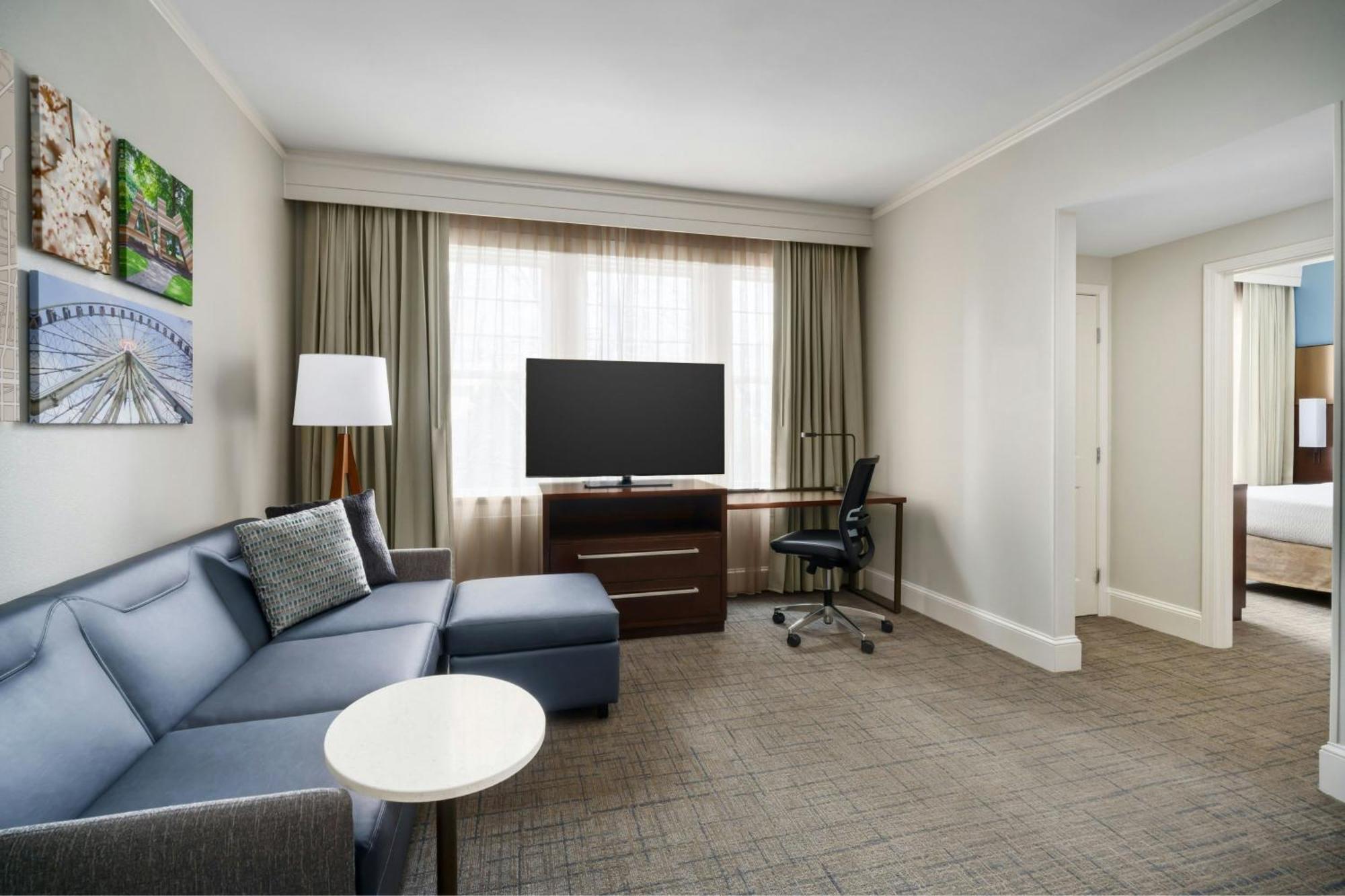 One-Bedroom Queen Suite
