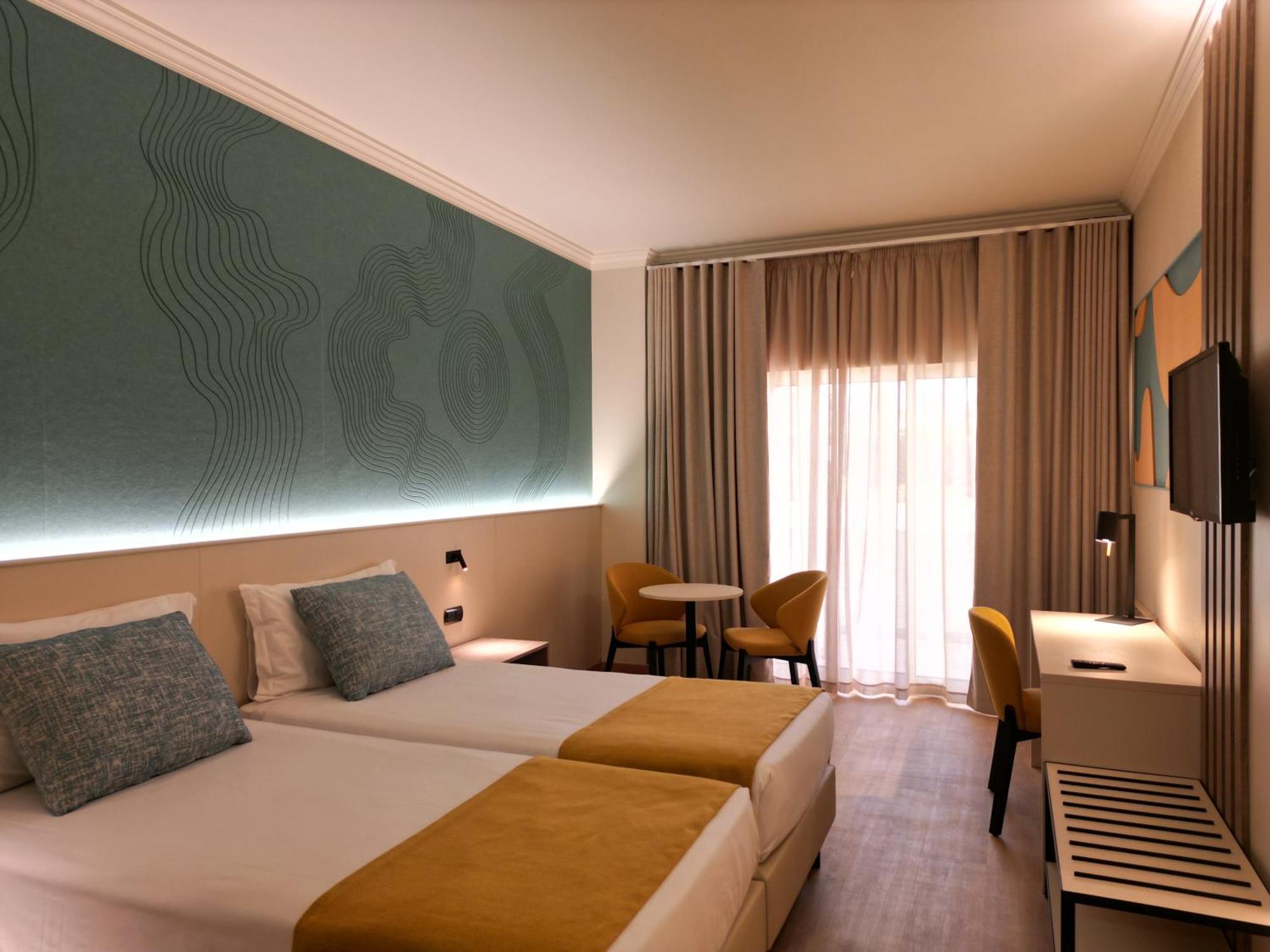 Double Side Sea View 2 Adults