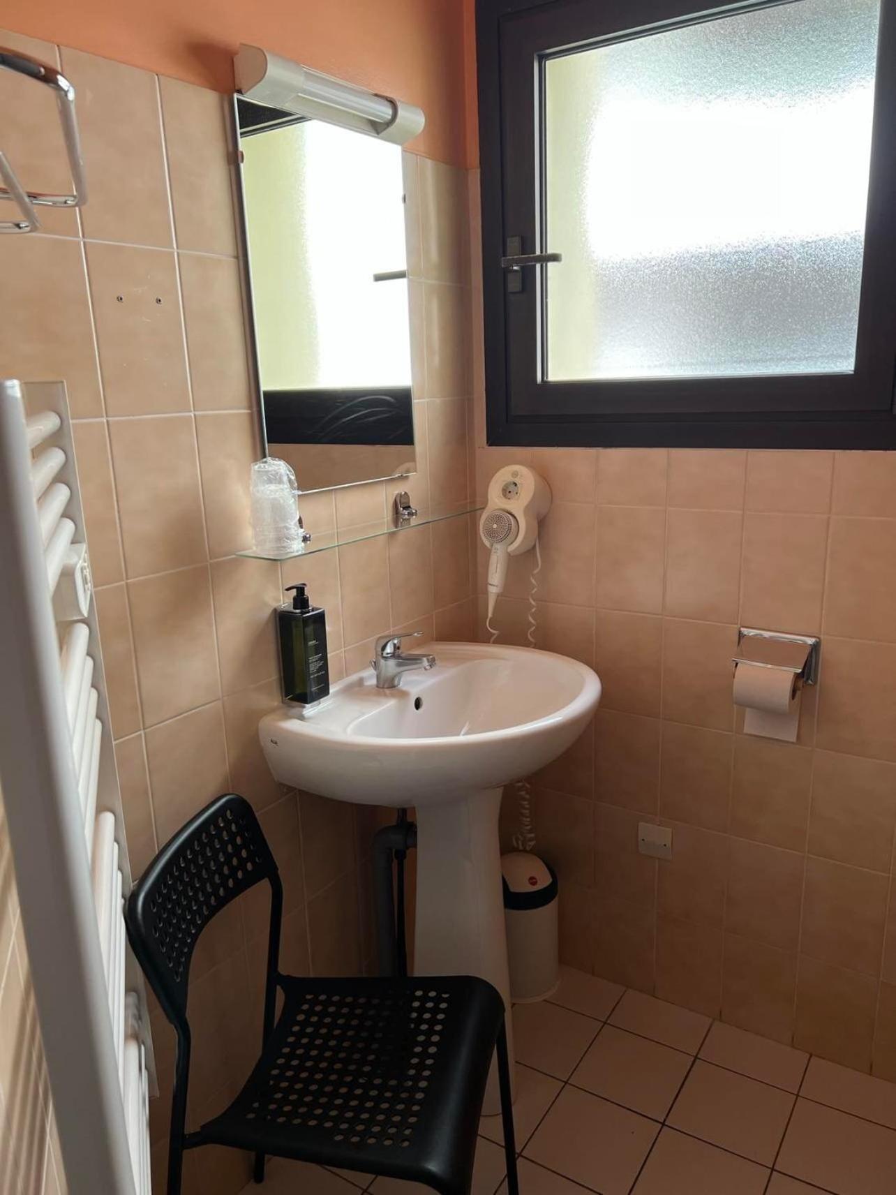 Triple Room Shower,1772878648:JPEG