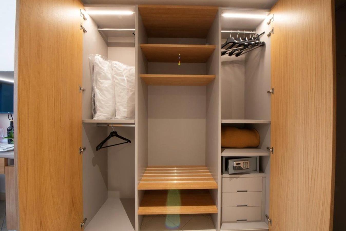 Superior Family Room,1663748304:JPEG