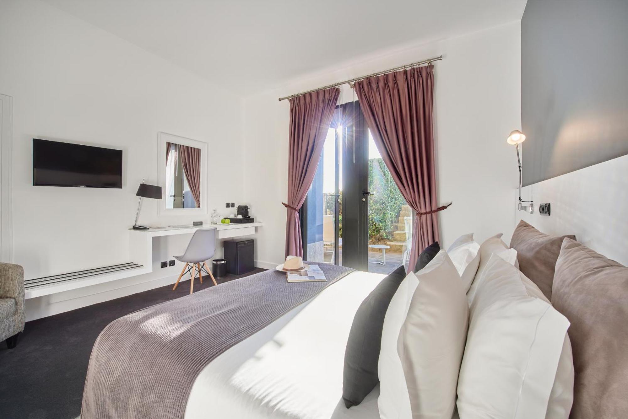 Quarto com 2 Camas de Solteiro e Vista do Mar