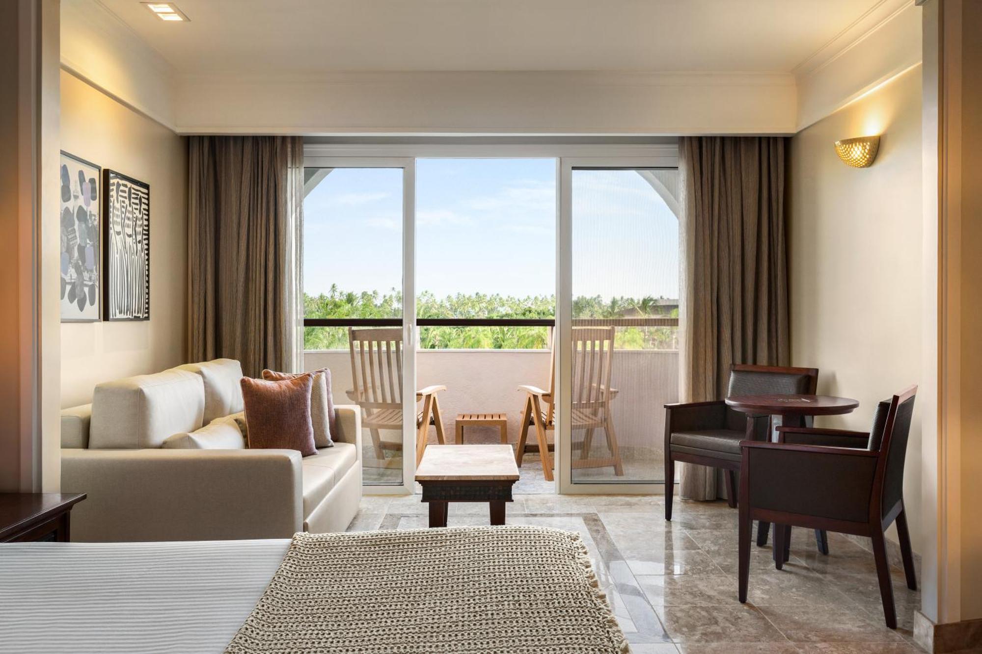Suite Junior junto a la piscina