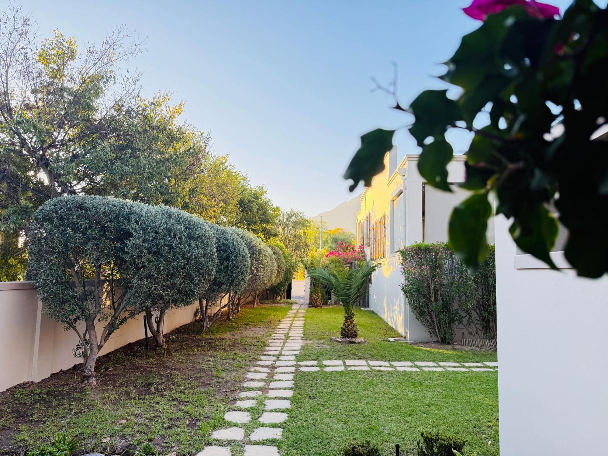 Suite Garden View,1666693563:JPEG