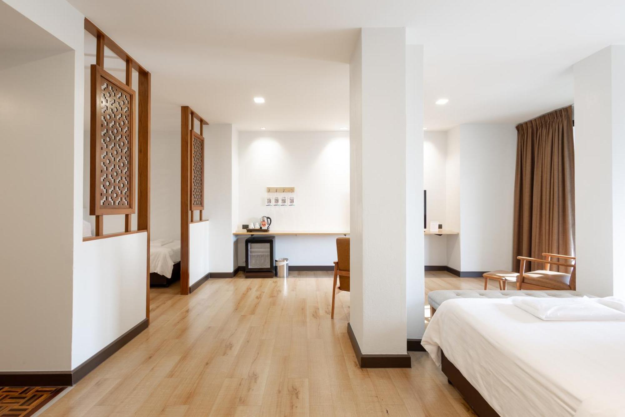 Superior Family Modern Room