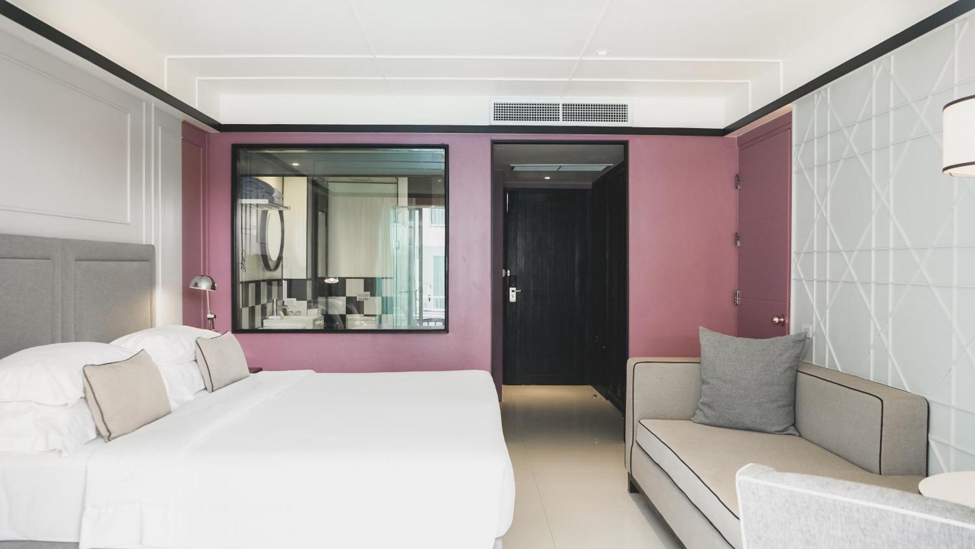 Deluxe Double or Twin Room Pool View