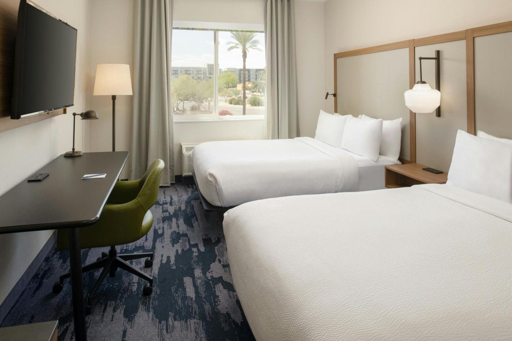Queen Room with Two Queen Beds and Roll-In Shower - Mobility Access/Hearing Accessible