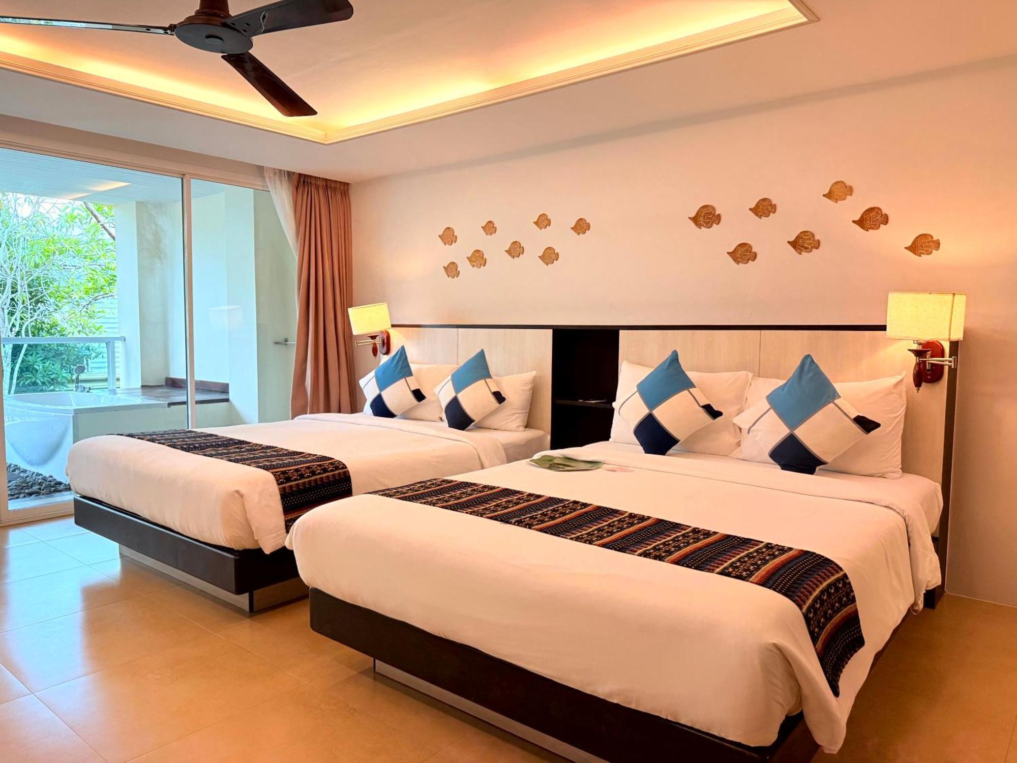Deluxe Family Room