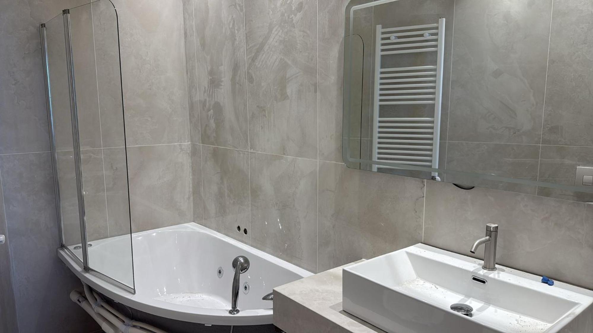 Superior Double Room,1683804323:JPEG