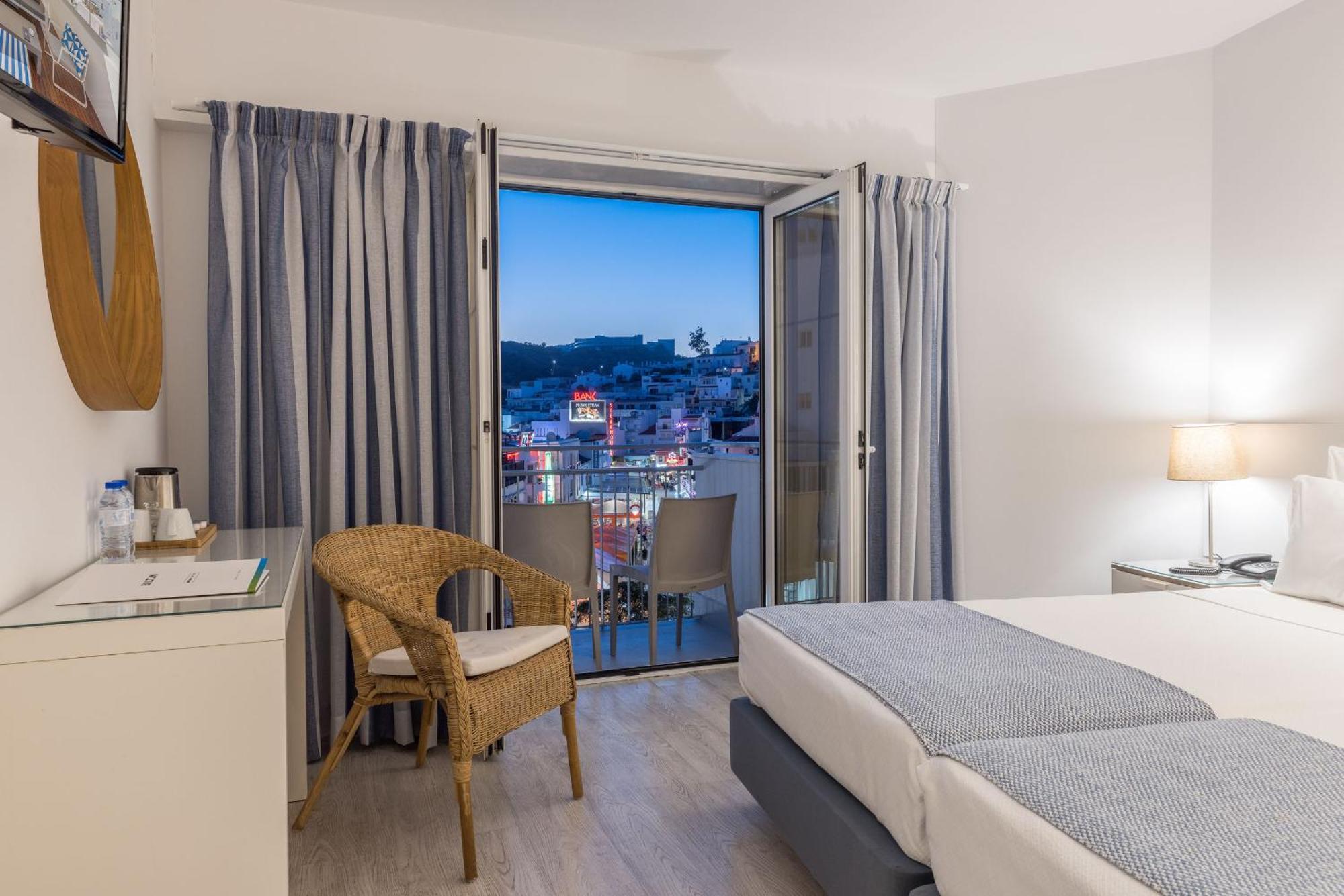 Double or Twin Room Balcony