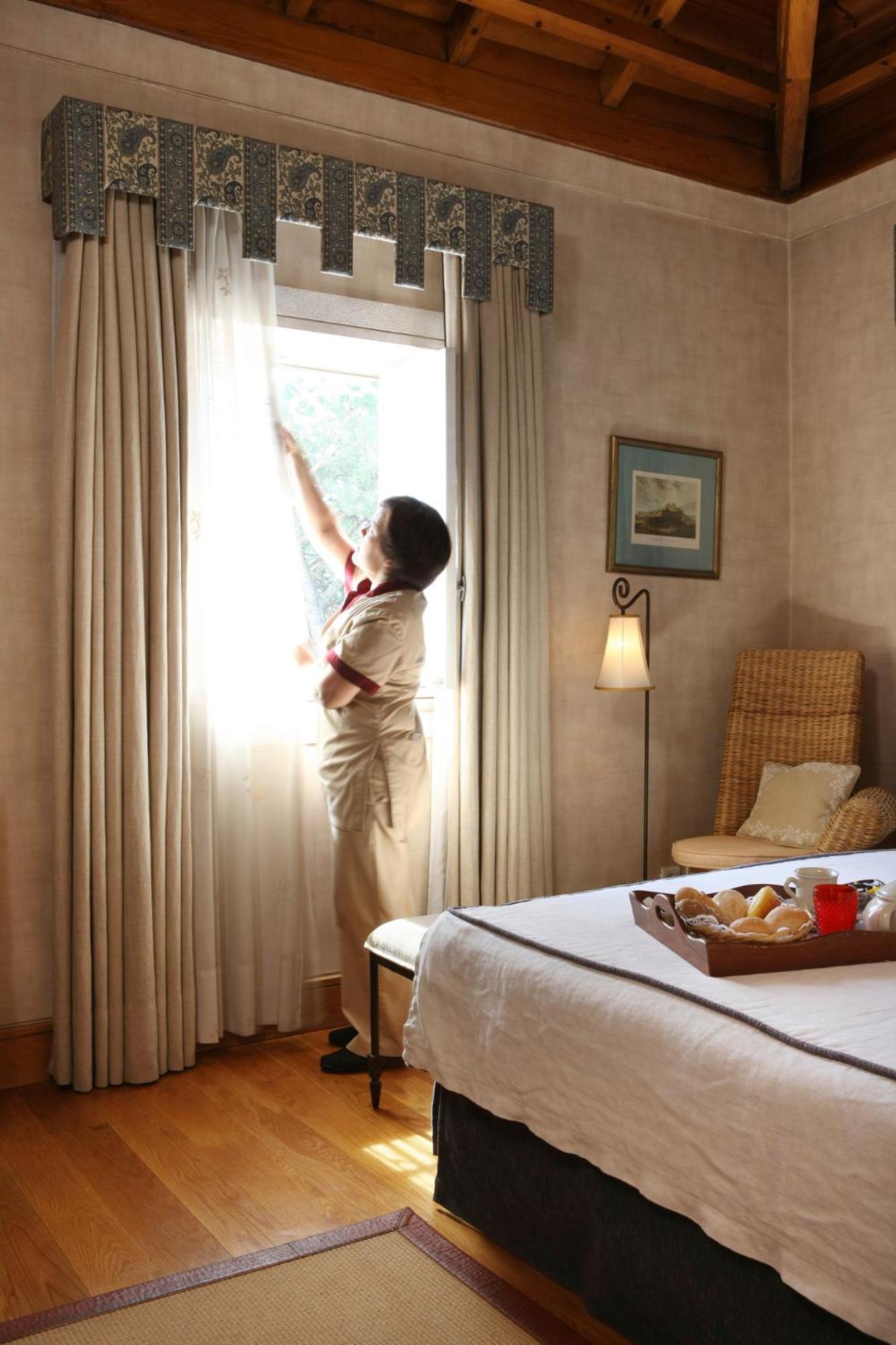 Petite Castelo Room