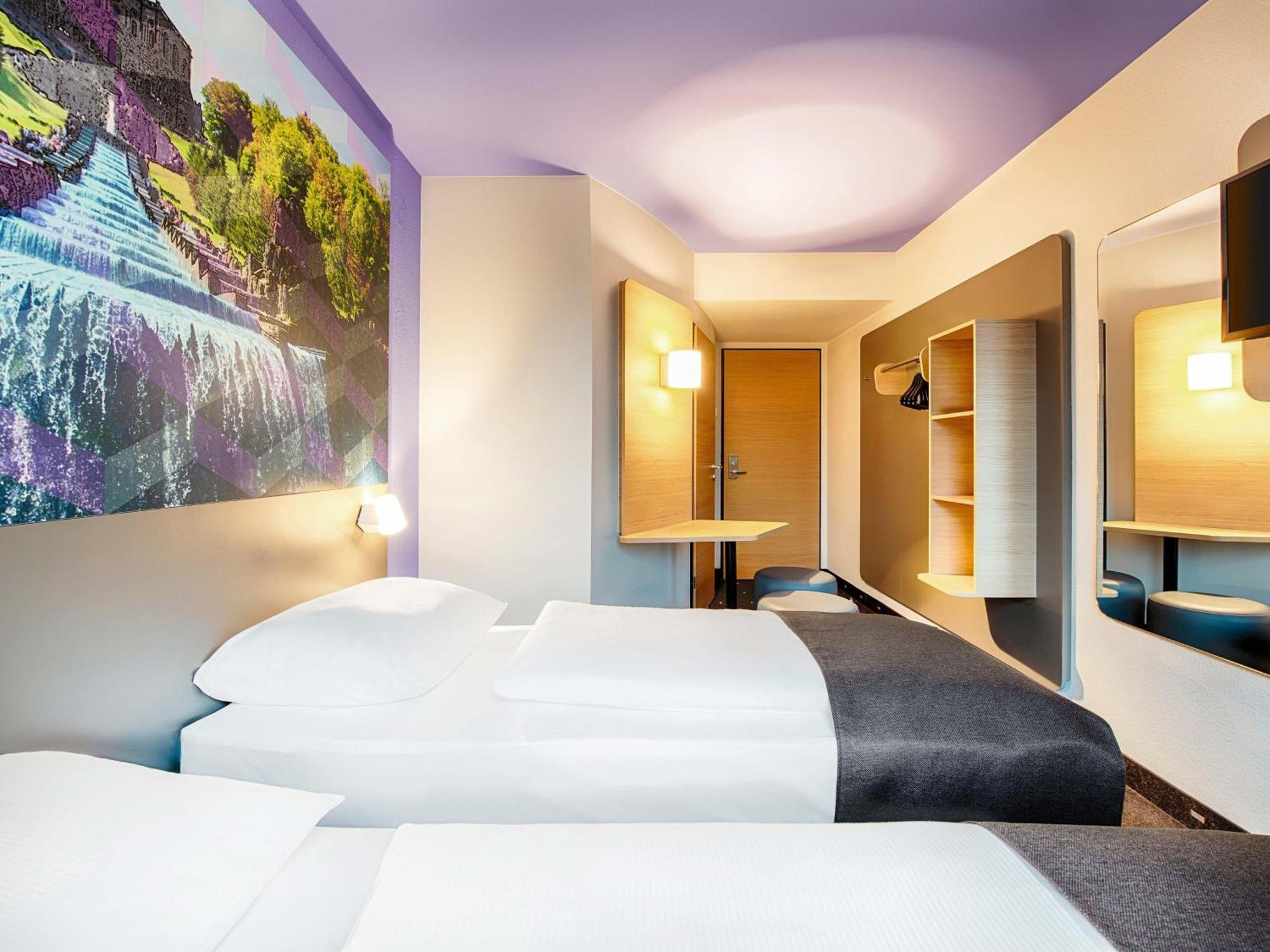 Twin Room,1697024655:JPEG