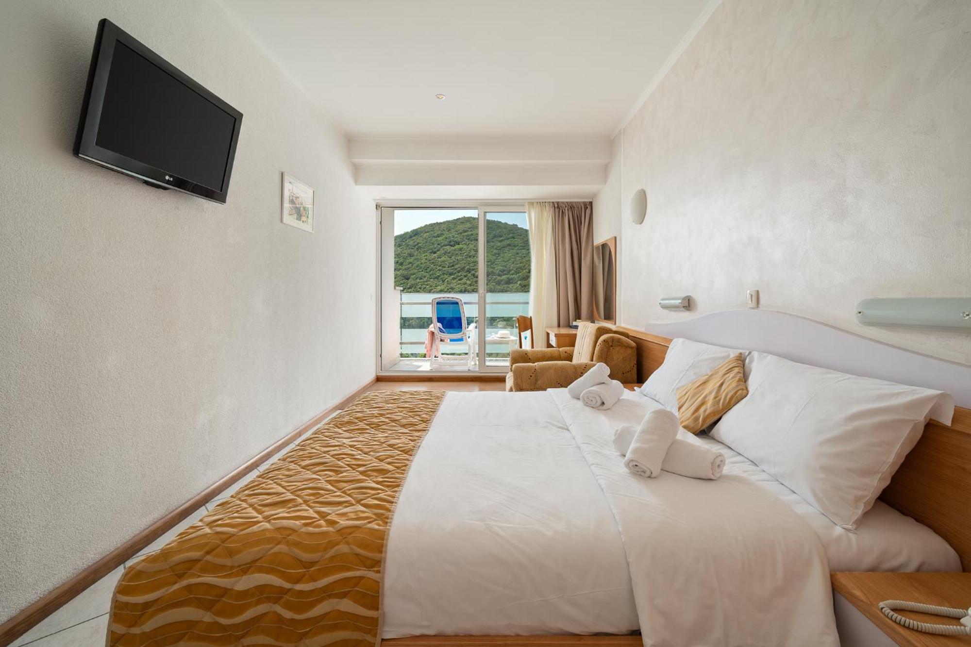 Triple Room Balcony