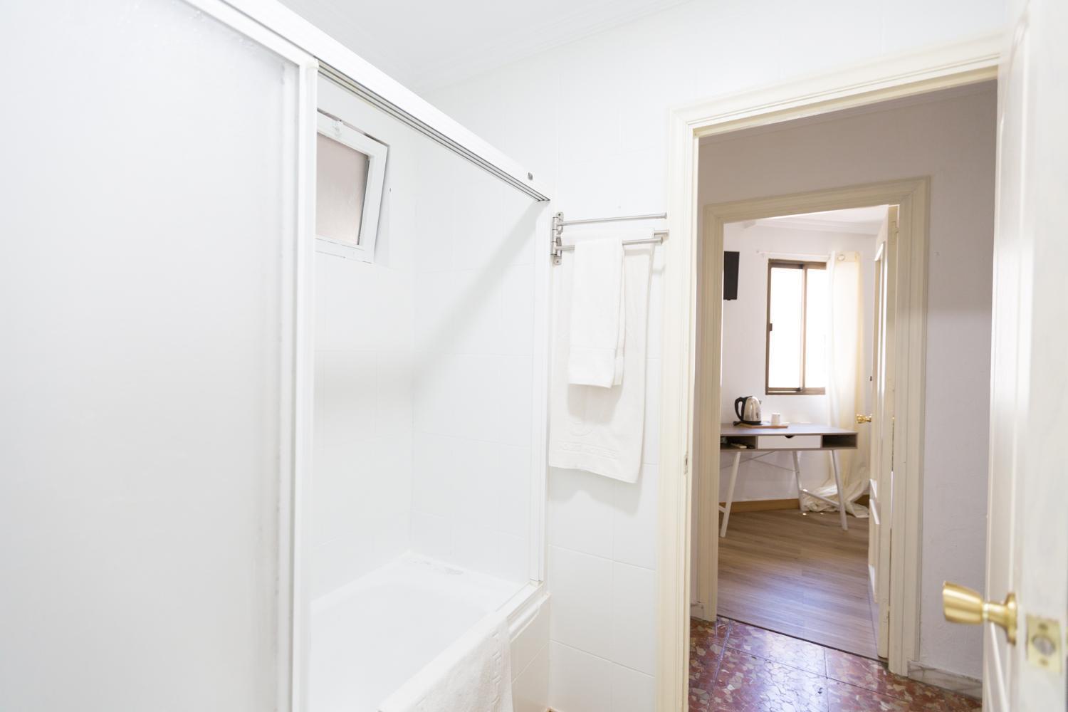 Single Room External Private Bathroom