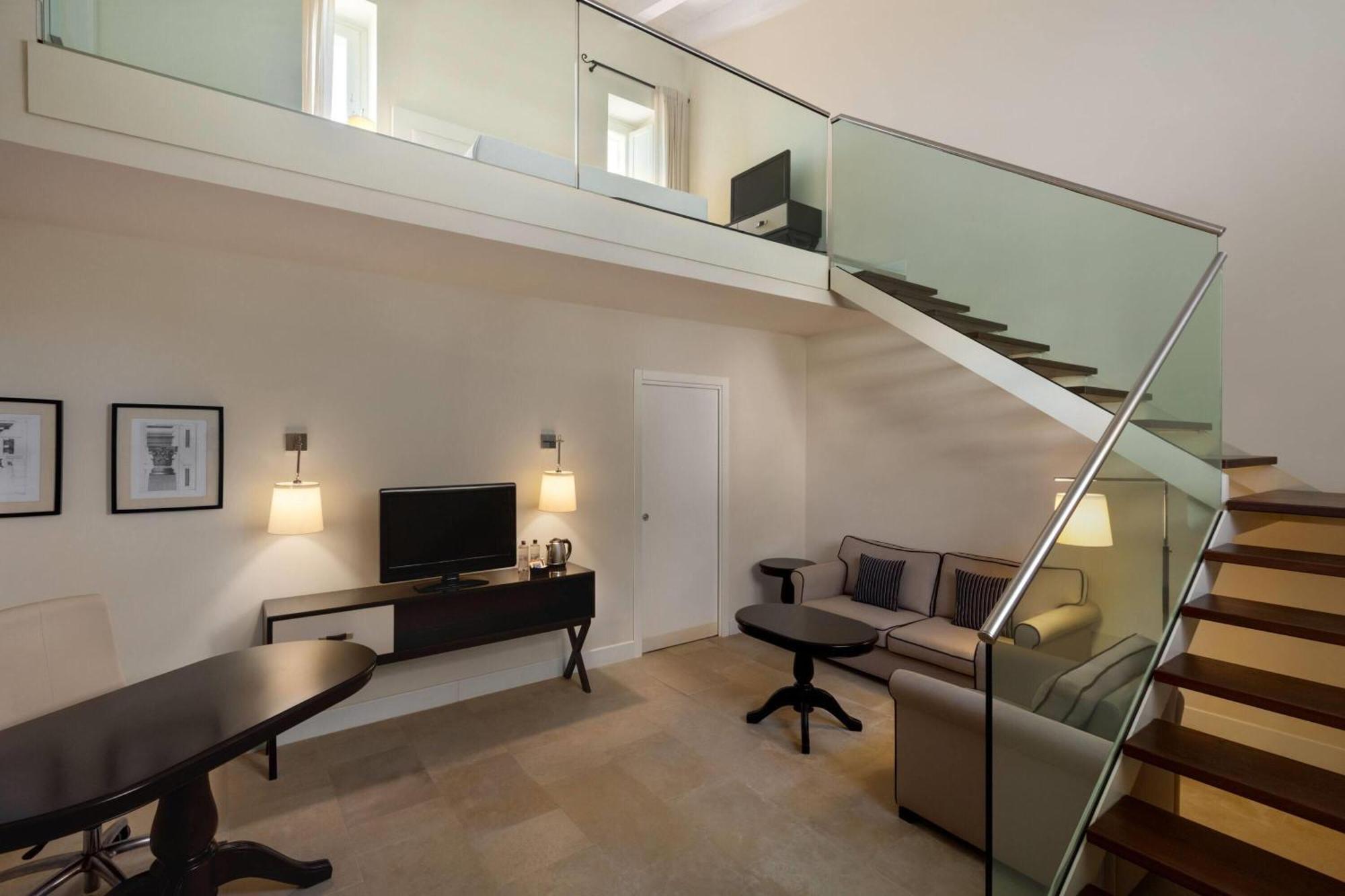 Queen Suite,1697950630:JPEG