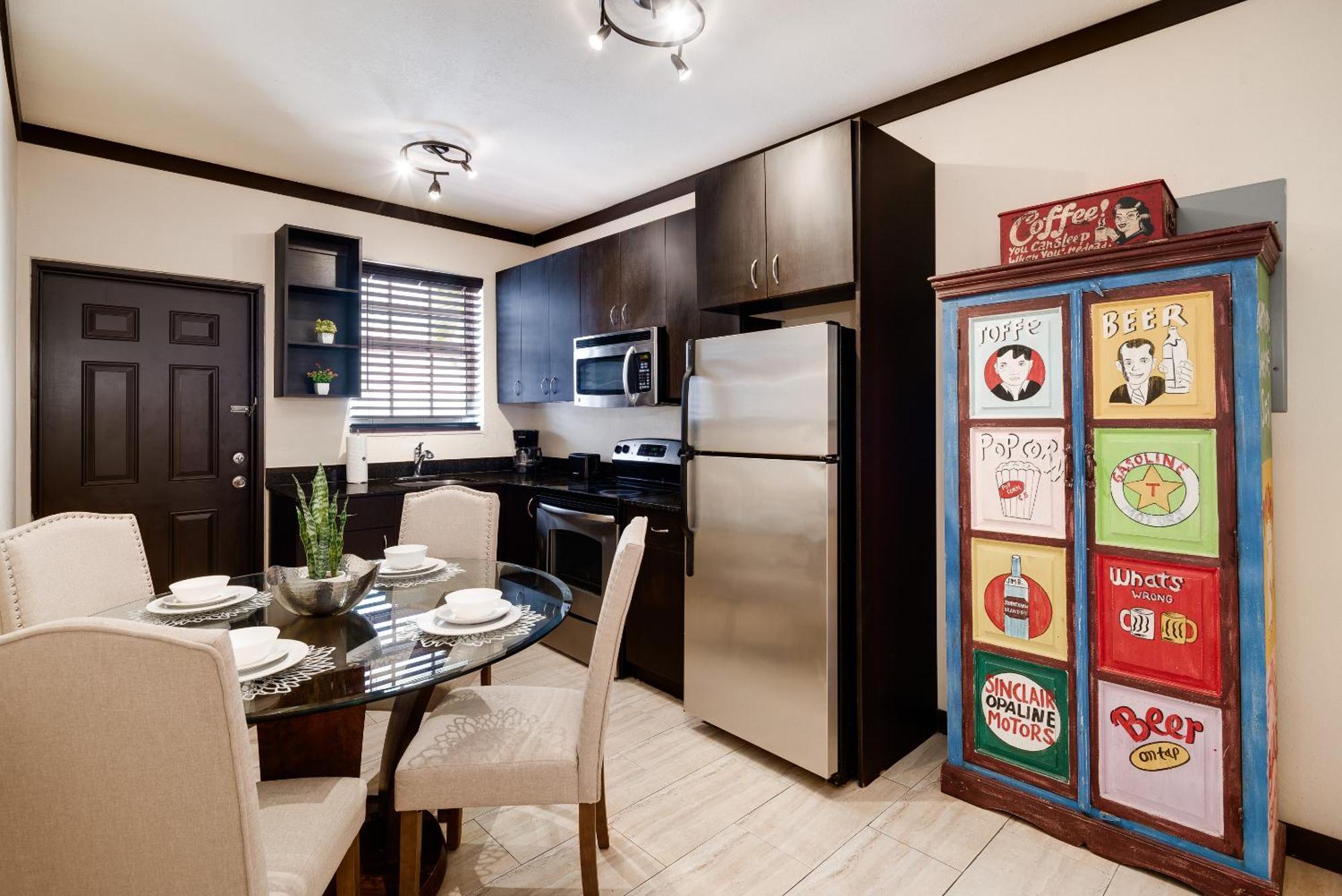 Two-Bedroom Queen Suite