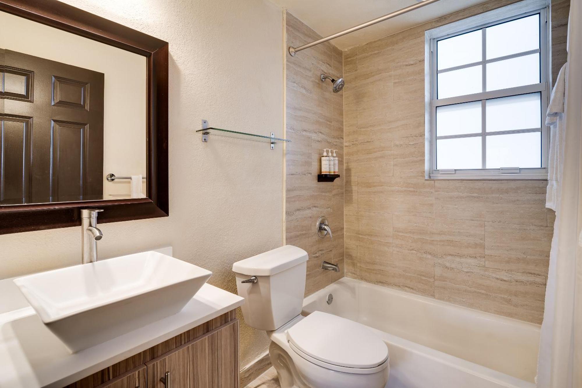 Two-Bedroom Queen Suite