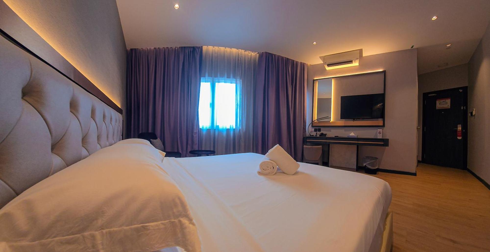 Deluxe King Room