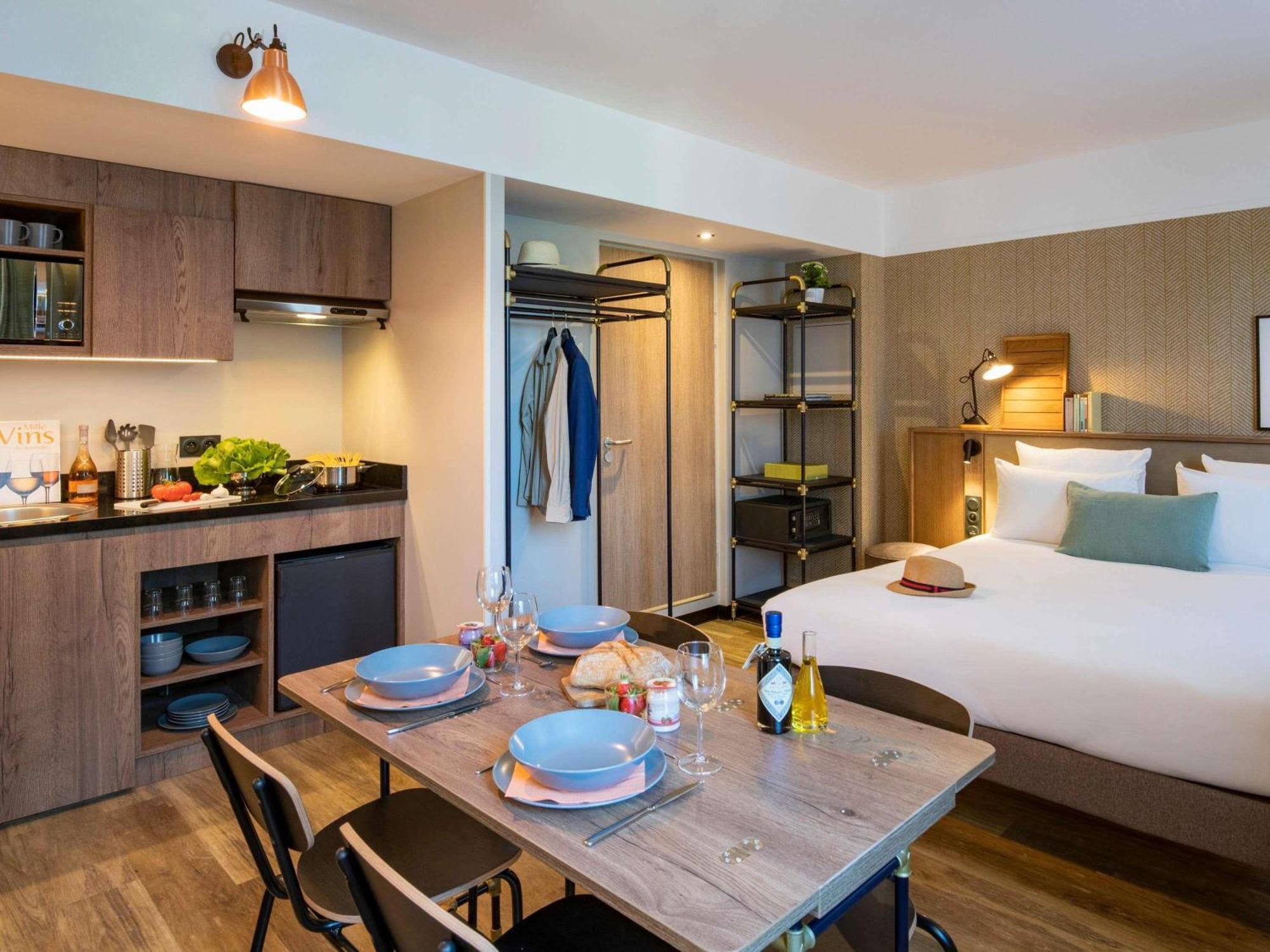 Studio Kitchenette One Double Bed Sofabed,1770863447:JPEG