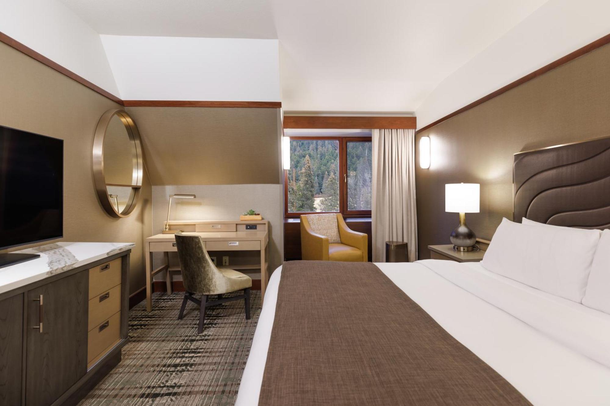 Signature Room 1 King Bed Non Smoking