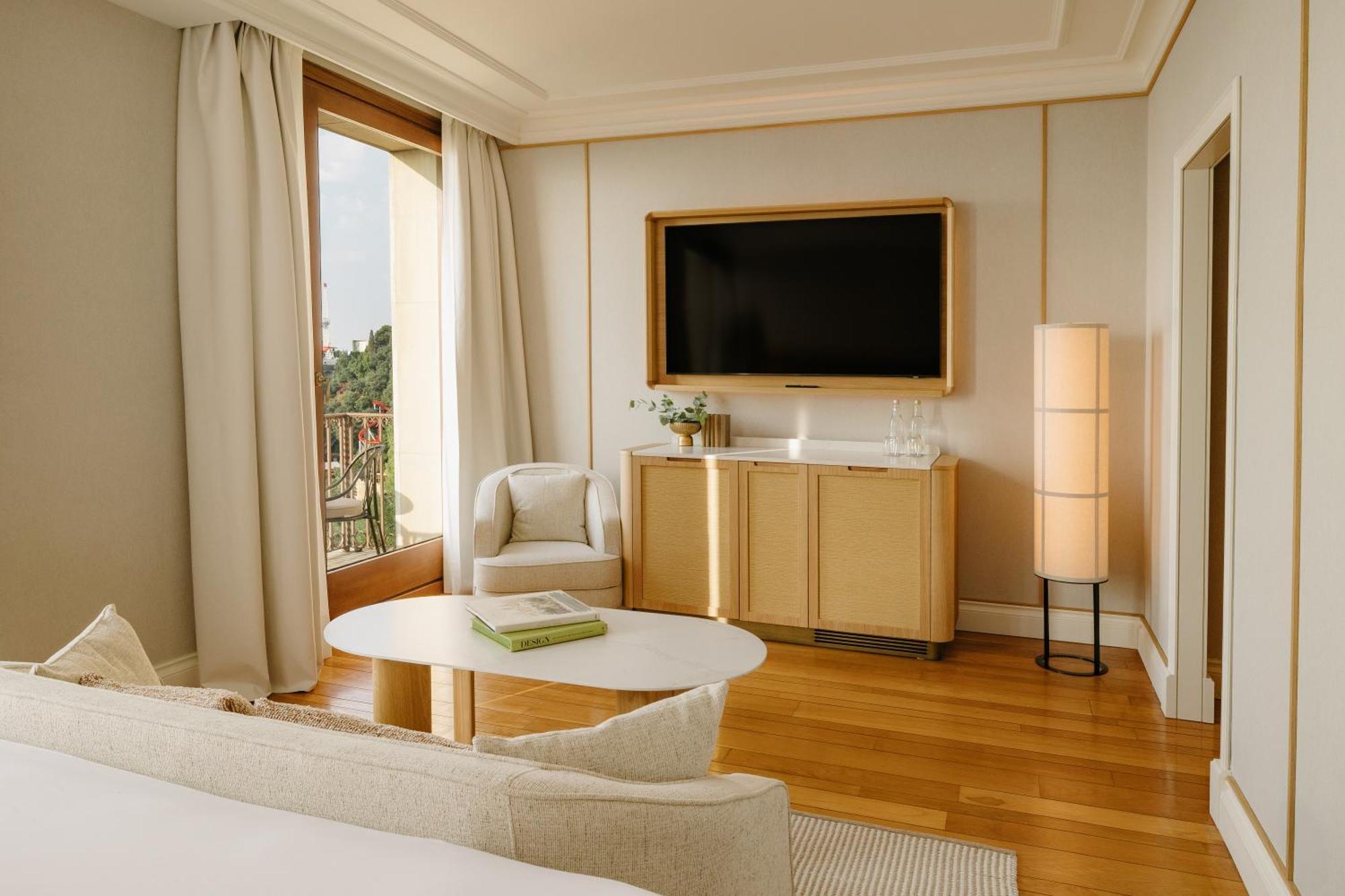 Deluxe Double or Twin Room Sea View