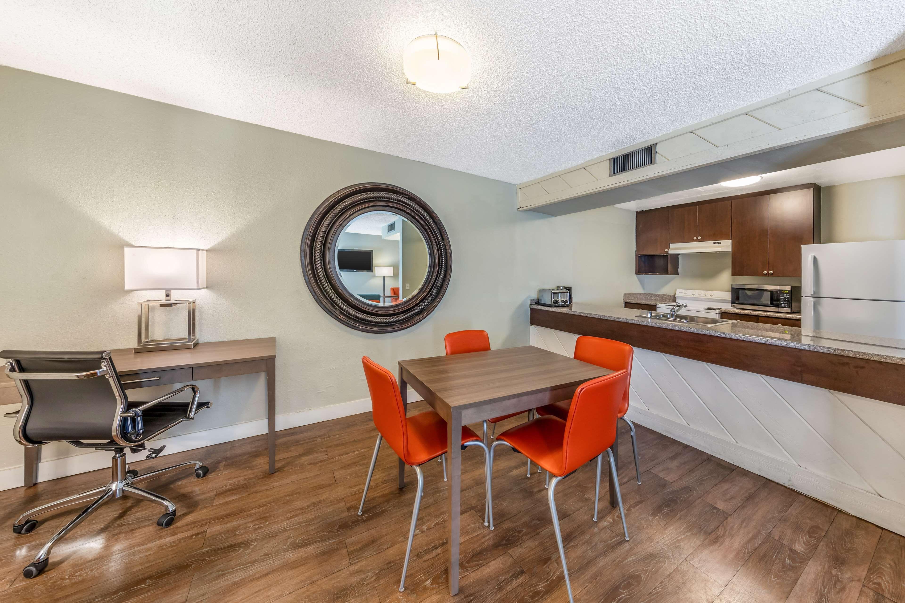 Two-Room and Two-Level King Suite with Two Double Beds and Kitchen,1706446289:JPEG