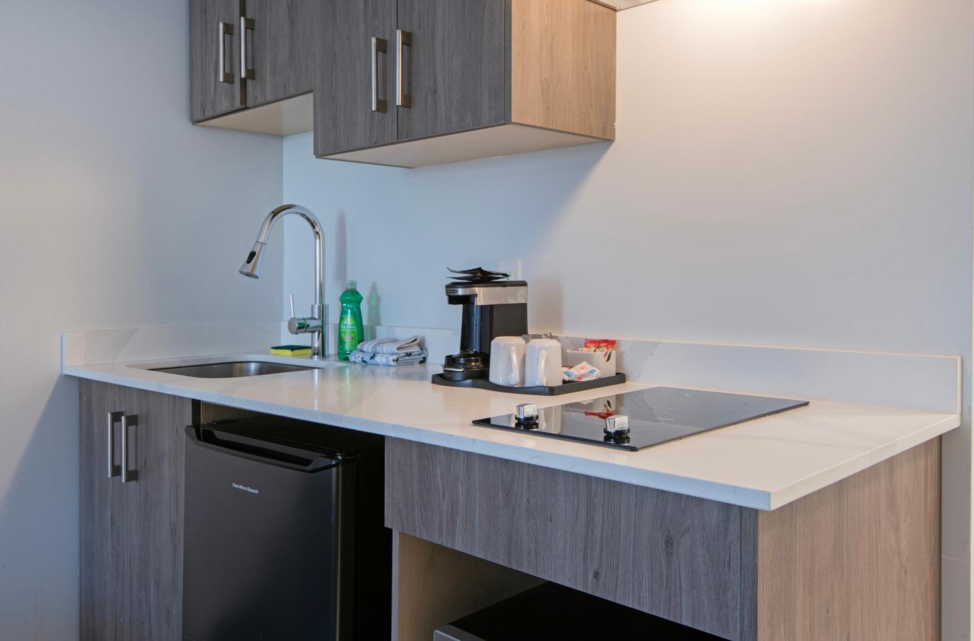 Queen Room with Two Queen Beds with Kitchenette