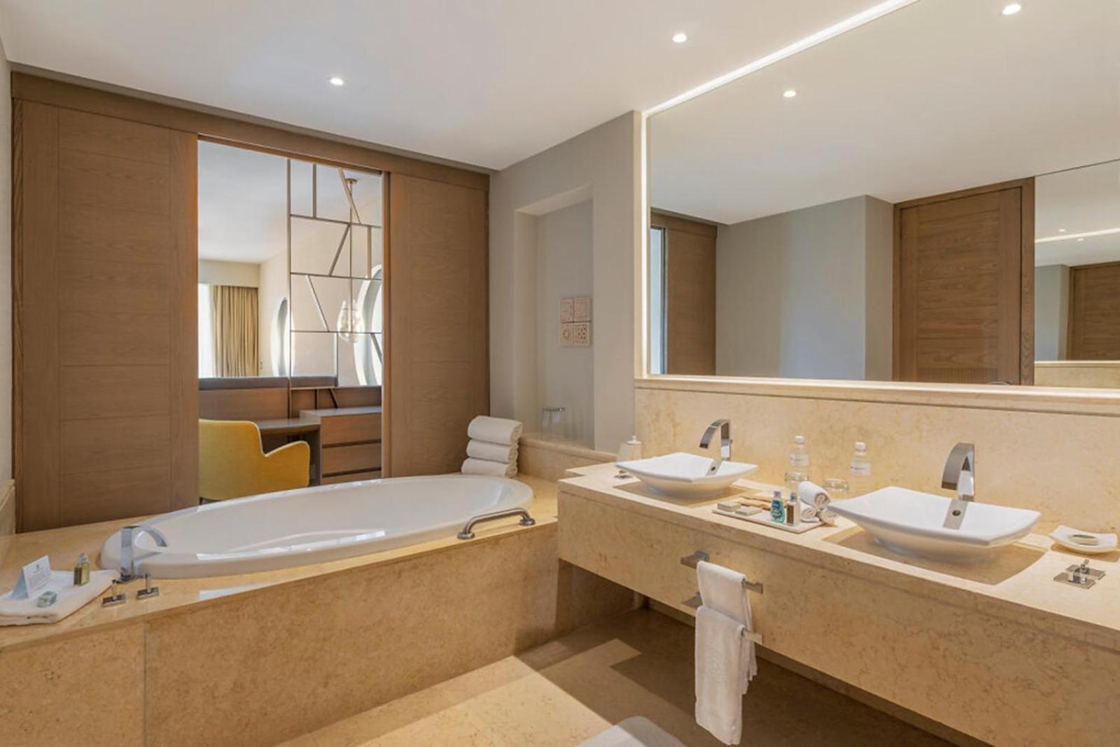 Ambassador Suite Ocean View