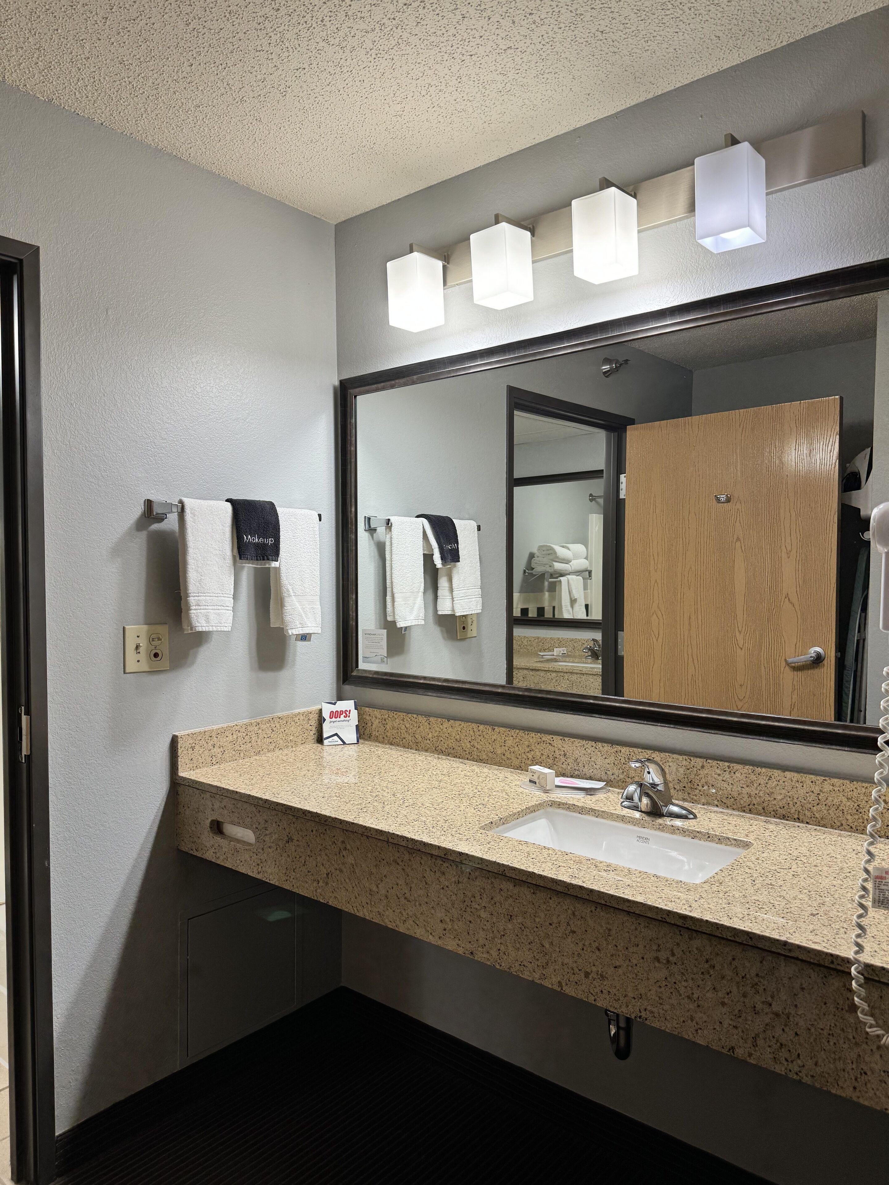 King Suite - Non-Smoking