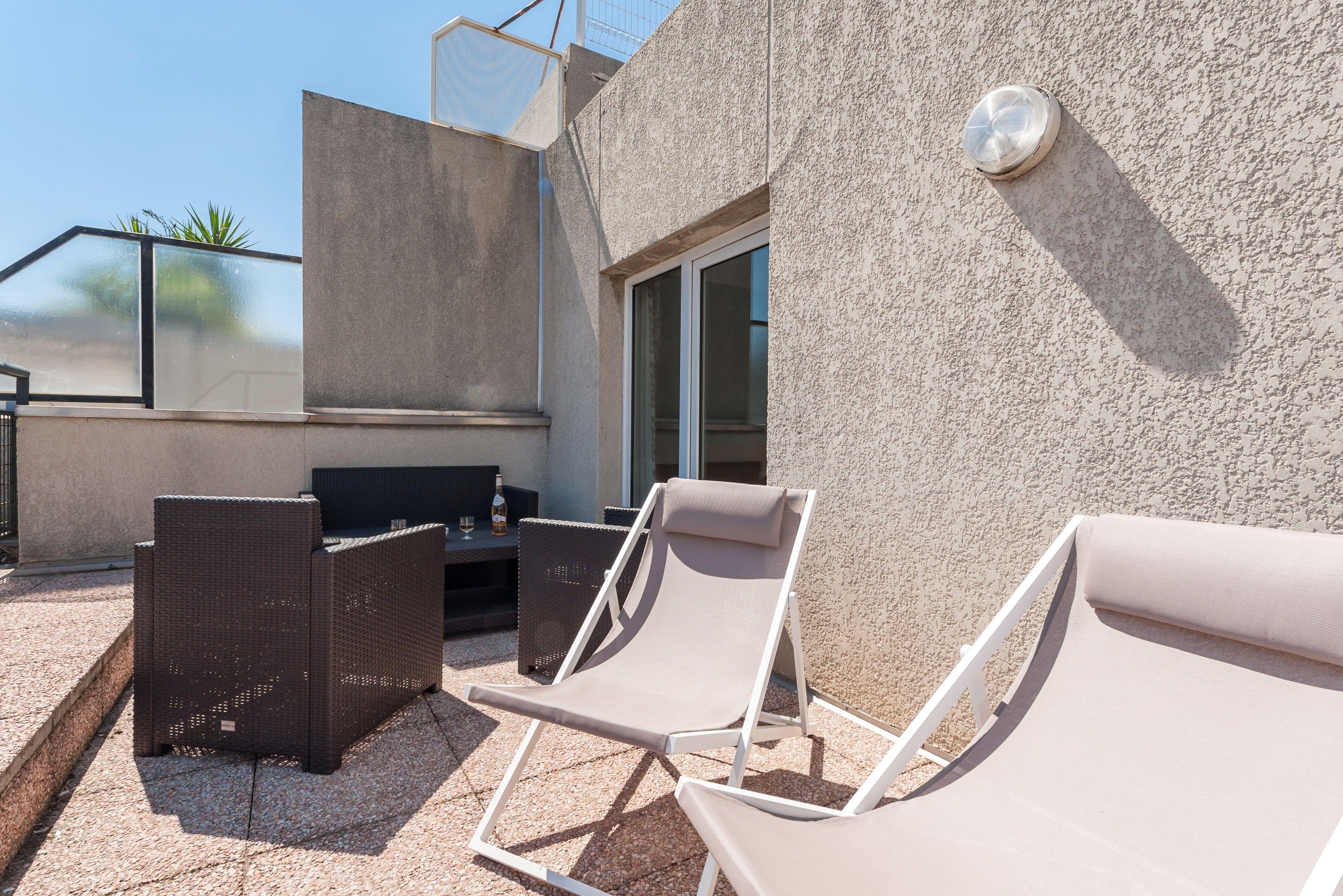 Apartment Terrace – 1 to