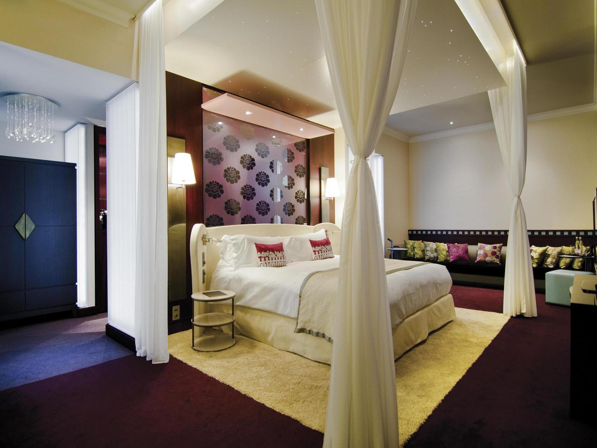 Opera Suite with Garden View