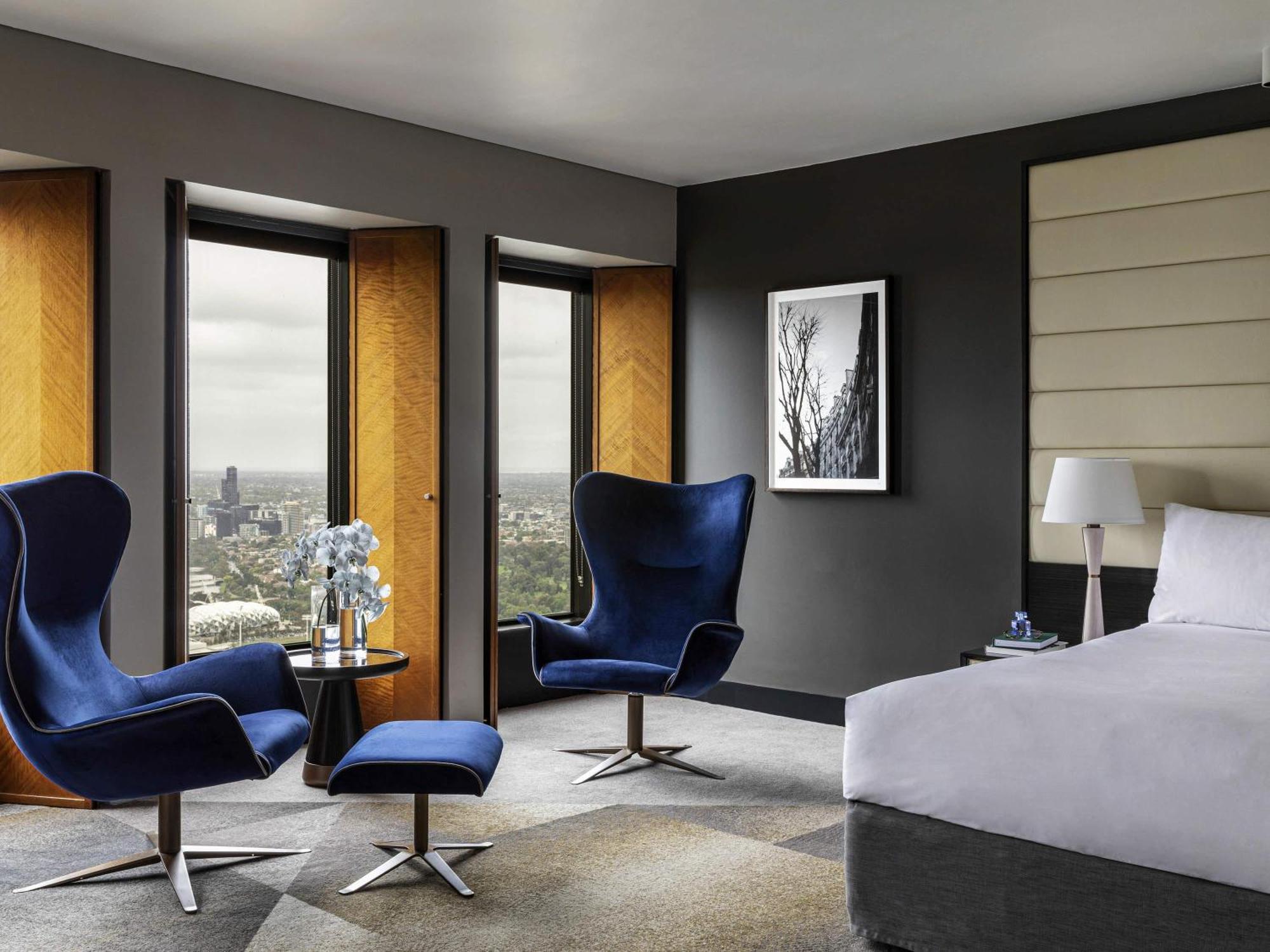 Deluxe Zimmer mit Kingsize-Bett und Parkblick