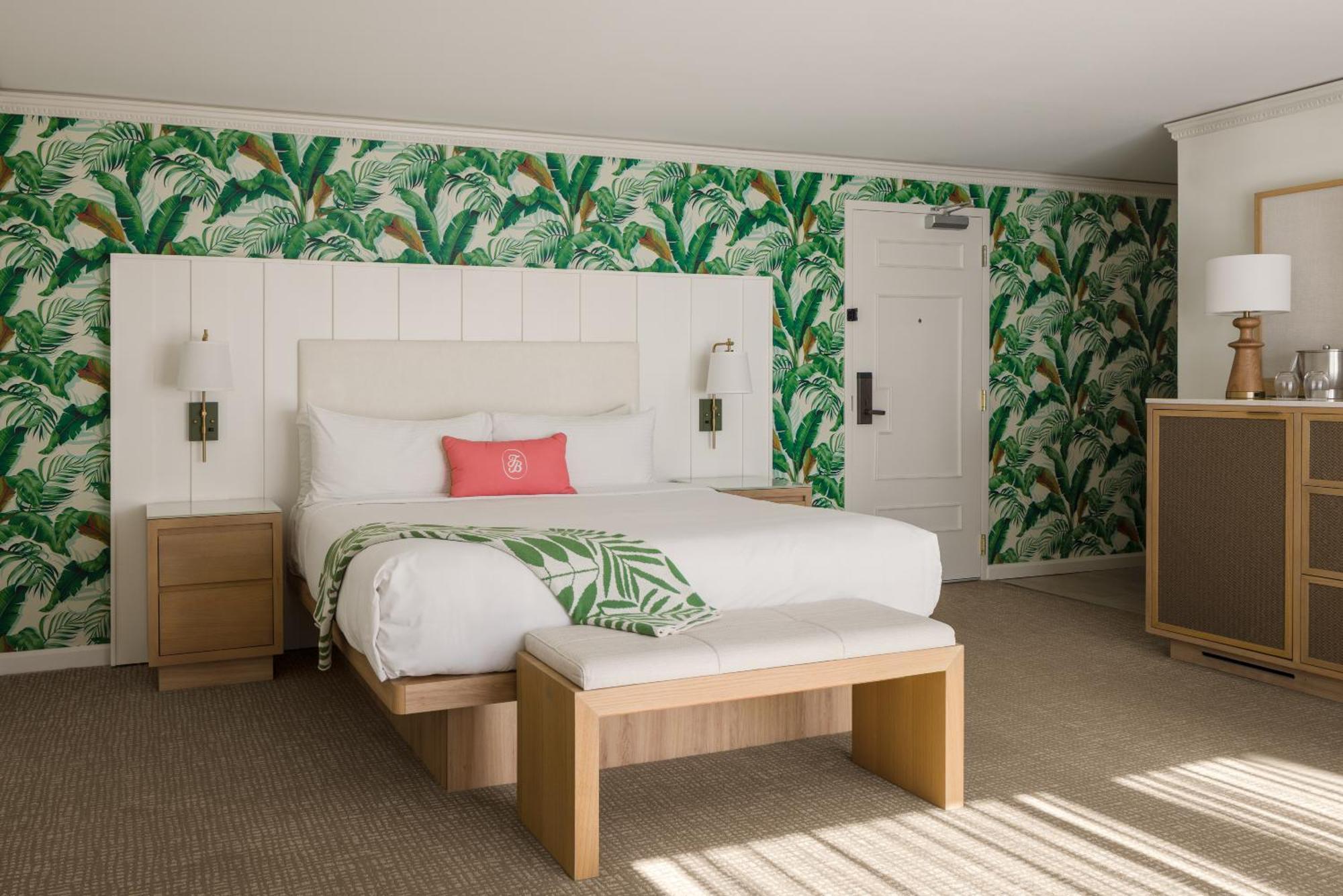 Luxury King Room Accessible