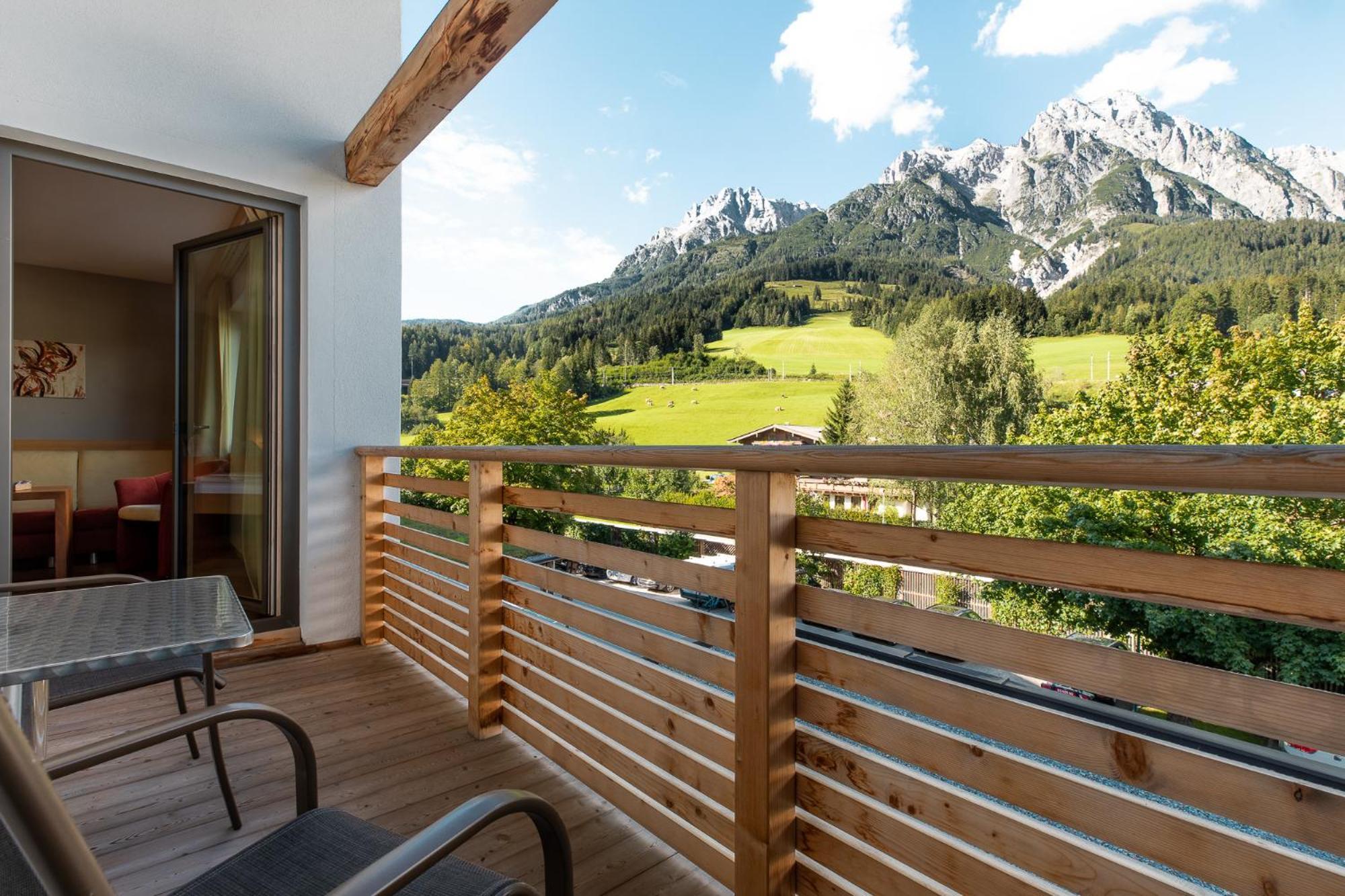 Standard Zimmer mit Kingsize-Bett