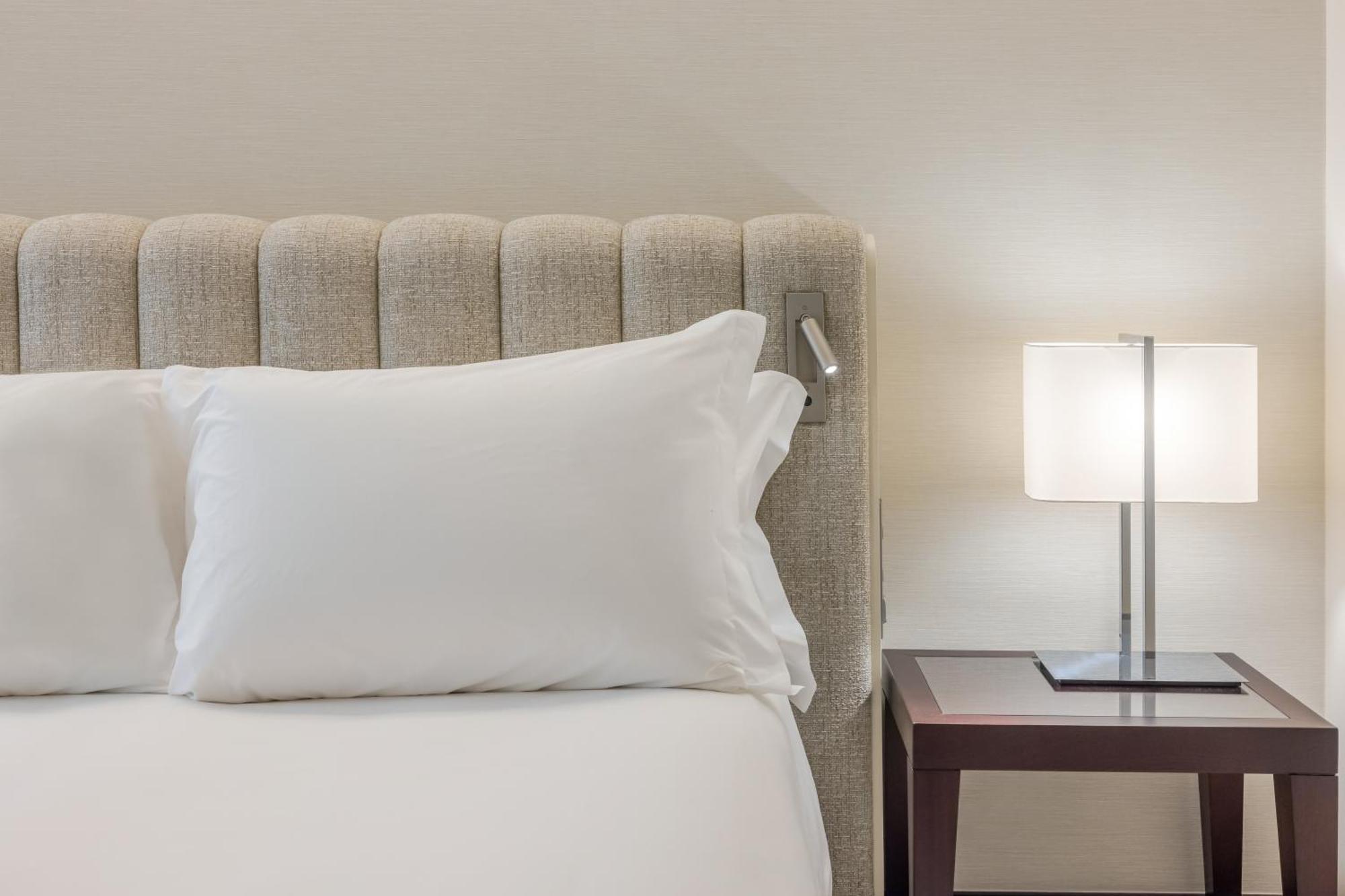 Premium Queen Room with Lounge Access