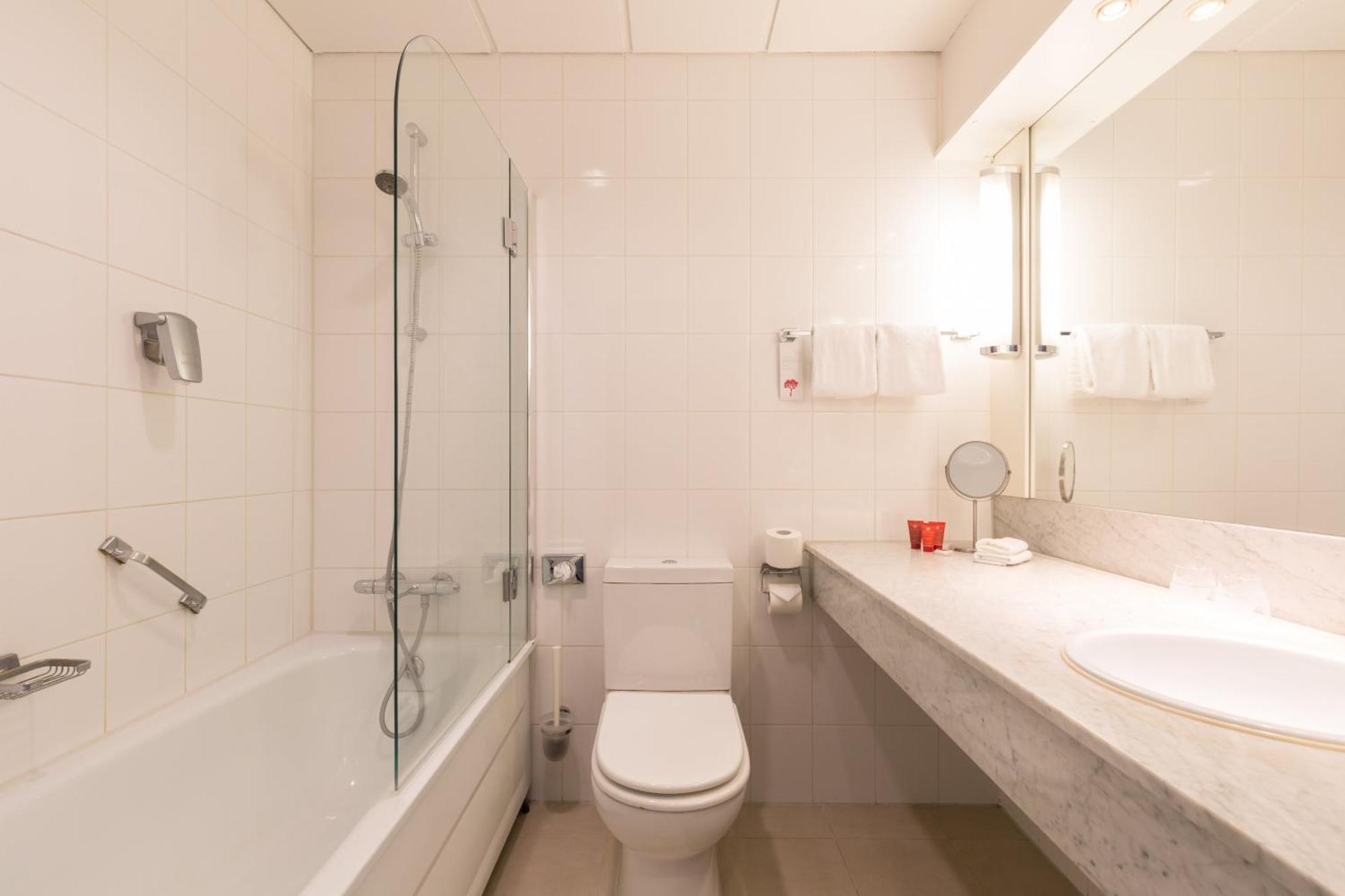 Comfort Room 1 Double Bed,1742570872:JPEG