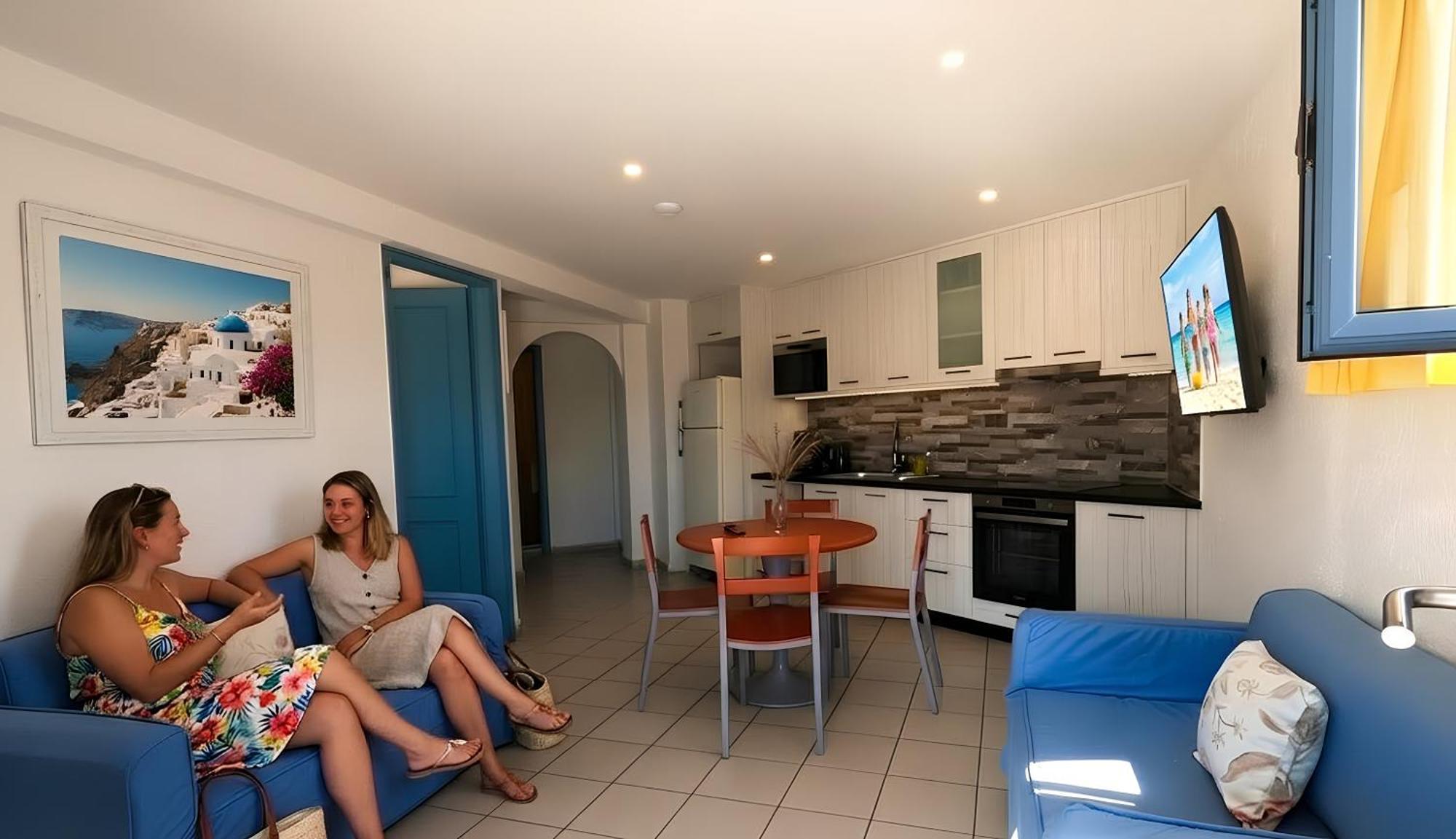 Two-Bedroom Apartment with Pool View,1746855462:JPEG